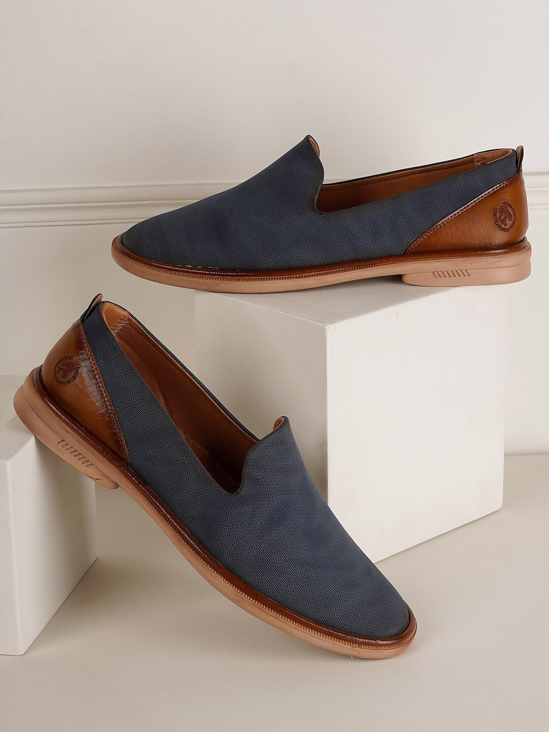 

Style Shoes Men Textured Lightweight Loafers, Blue