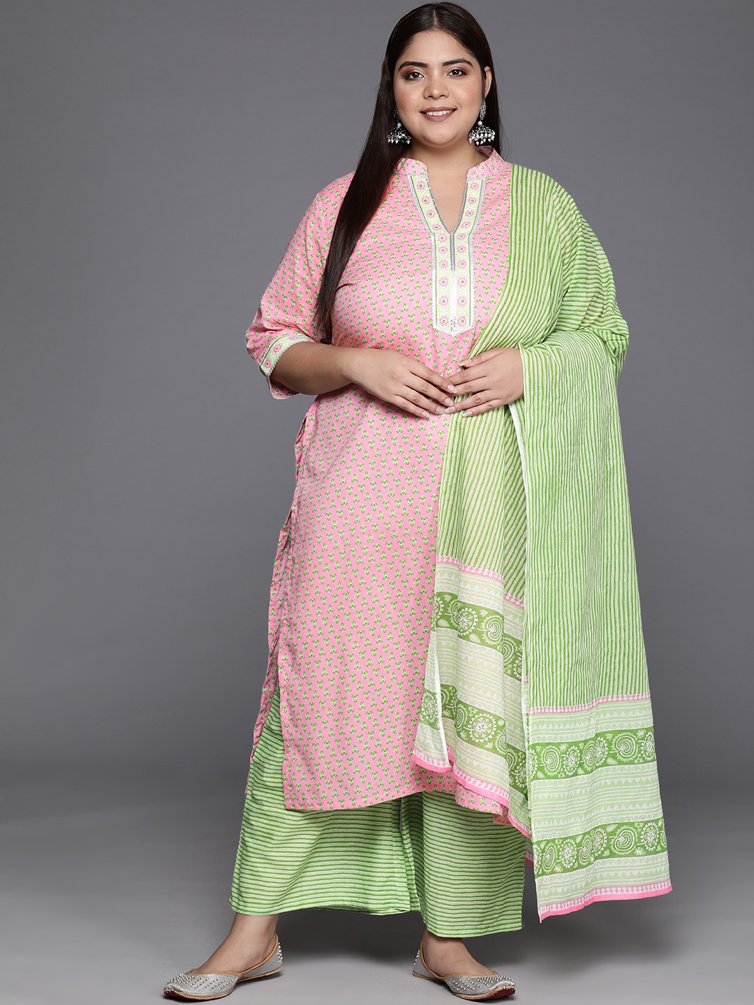 

EXTRA LOVE BY LIBAS Women Plus Size Printed Gotta Patti Kurta with Palazzos & With Dupatta, Pink