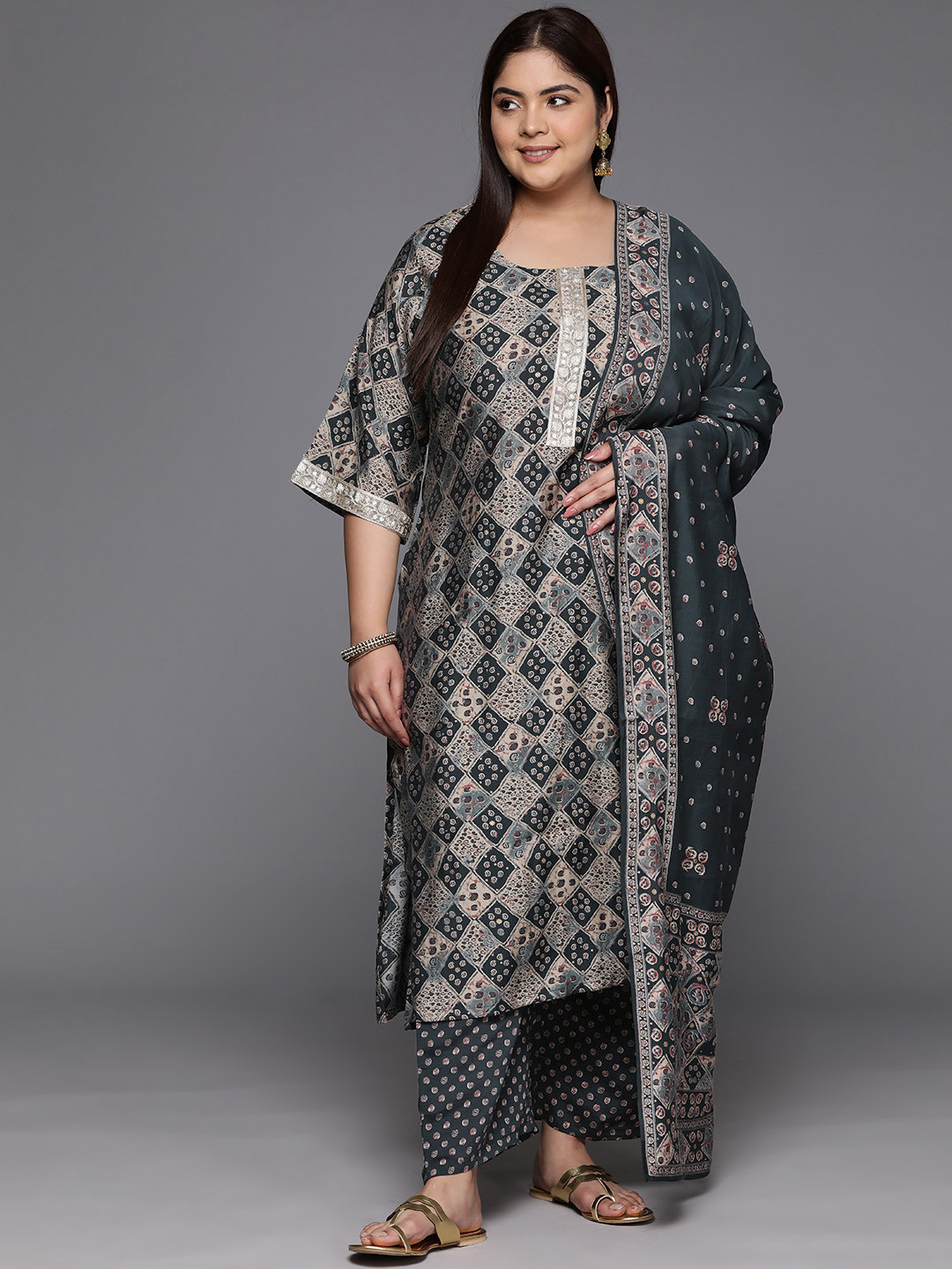 

EXTRA LOVE BY LIBAS Women Plus Size Ethnic Motifs Printed Regular Sequinned Kurta Set, Grey