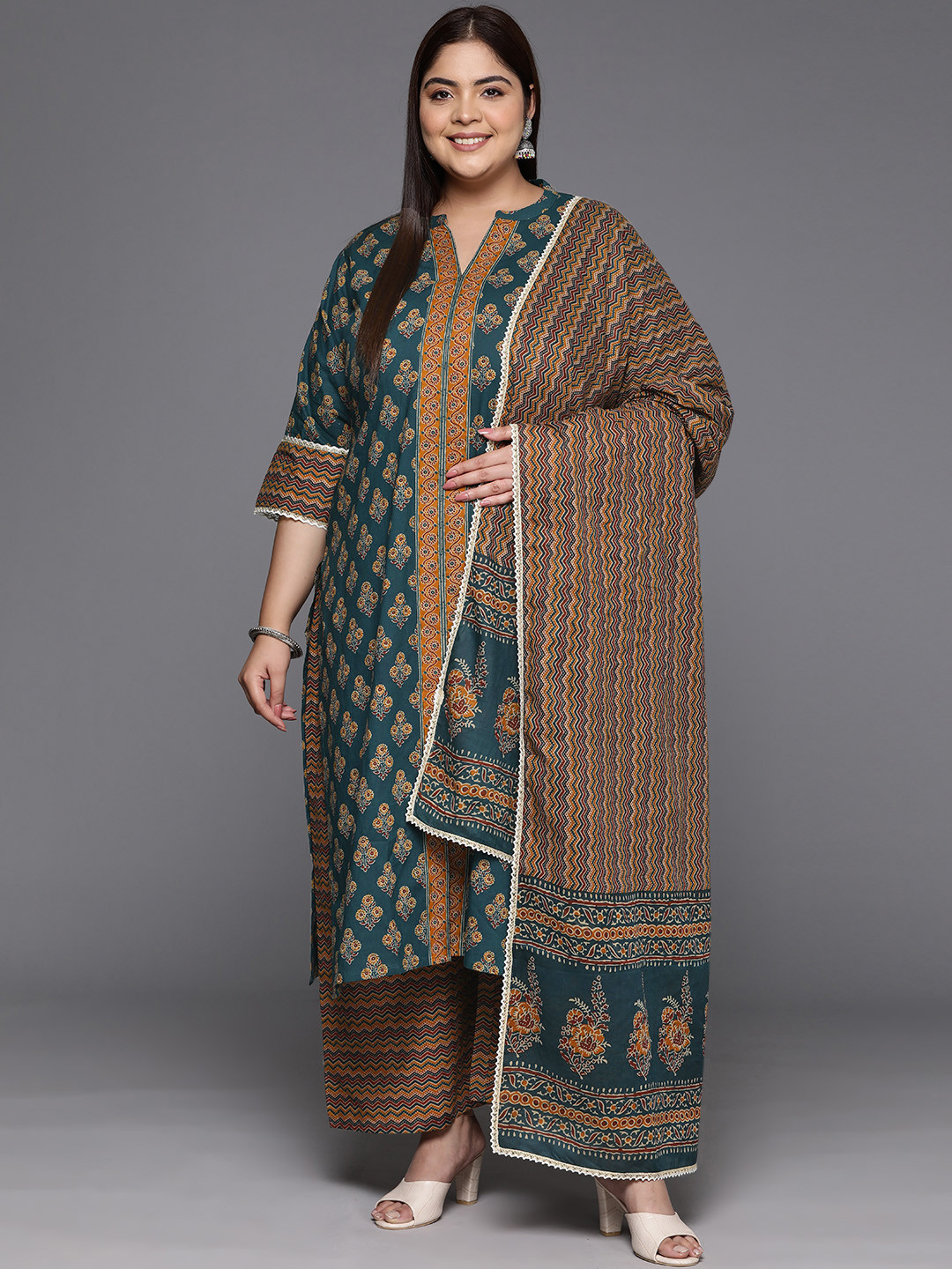 

EXTRA LOVE BY LIBAS Women Plus Size Floral Printed Regular Gotta Patti Cotton Kurta Set, Teal