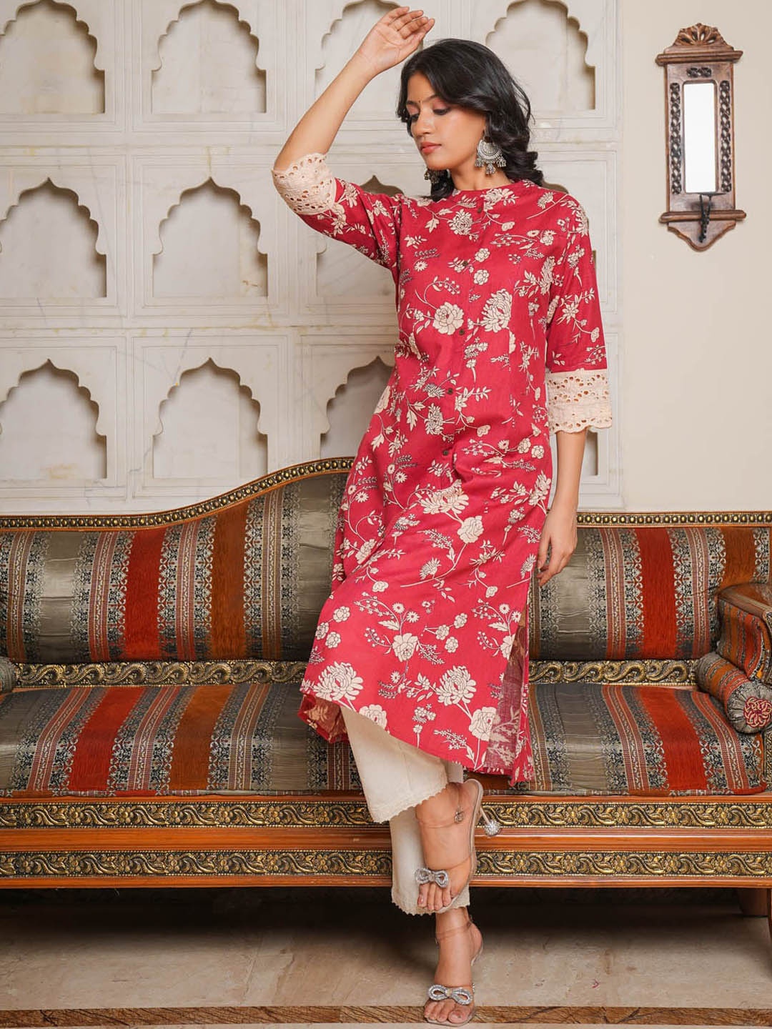 

Meena Bazaar Floral Printed Mandarin Collar Pure Cotton Kurta, Maroon