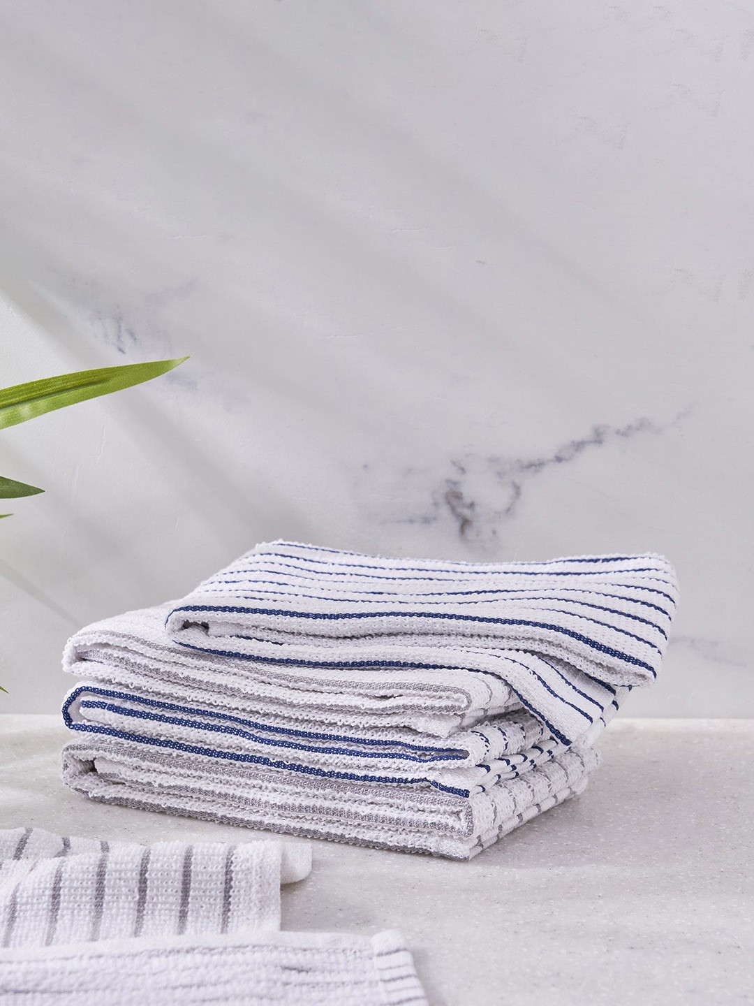 

Home Centre Grey 5-Pieces Striped Pacific Fervid Cleaning Cloth