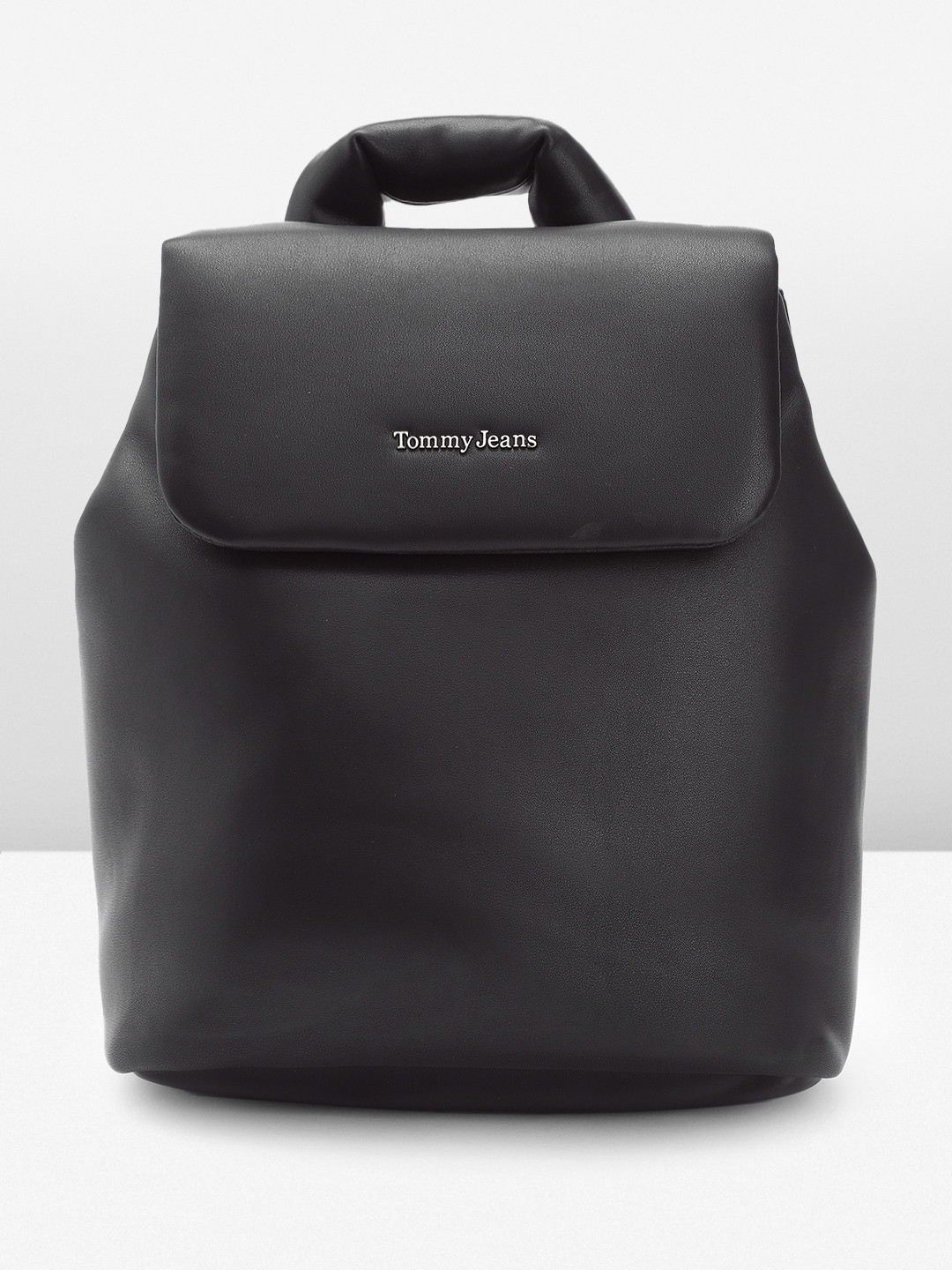 

Tommy Hilfiger Women Solid Small Backpack, Black
