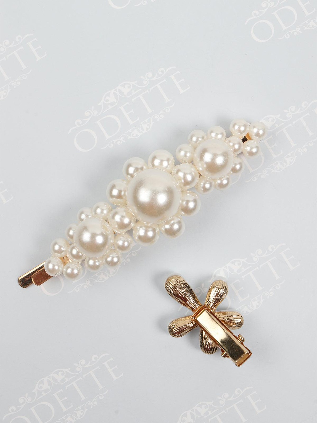 

ODETTE Set of 2 Embellished Alligator Hair Clip, White