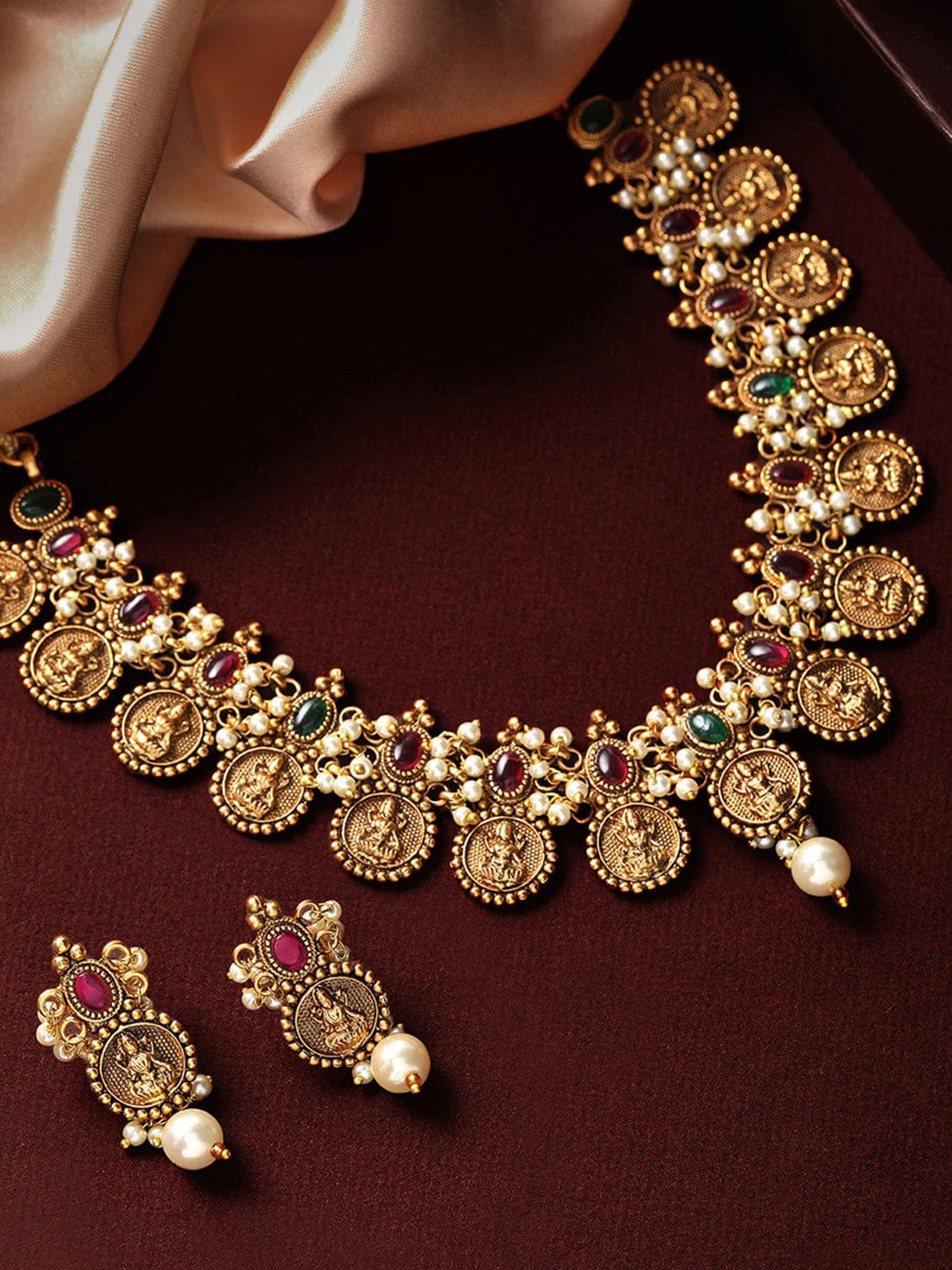 

ROFARWORD Gold-Plated Stone-Studded Beaded Necklace & Earring