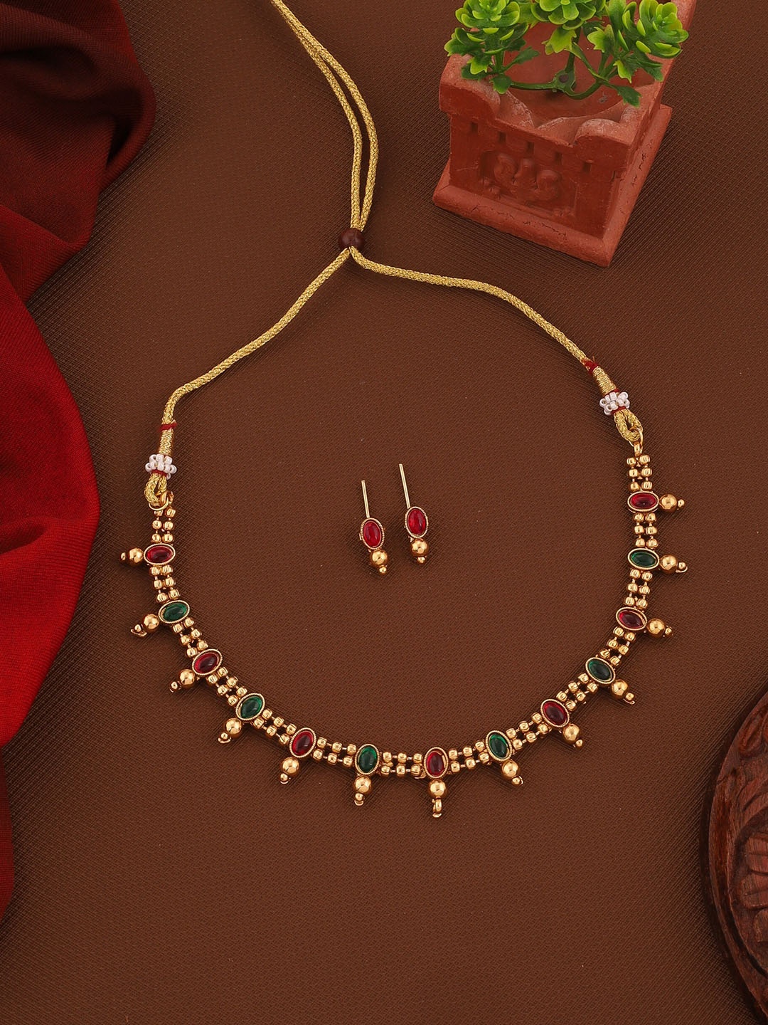 

ROFARWORD Gold-Plated Stone-Studded & Beaded Necklace & Earring