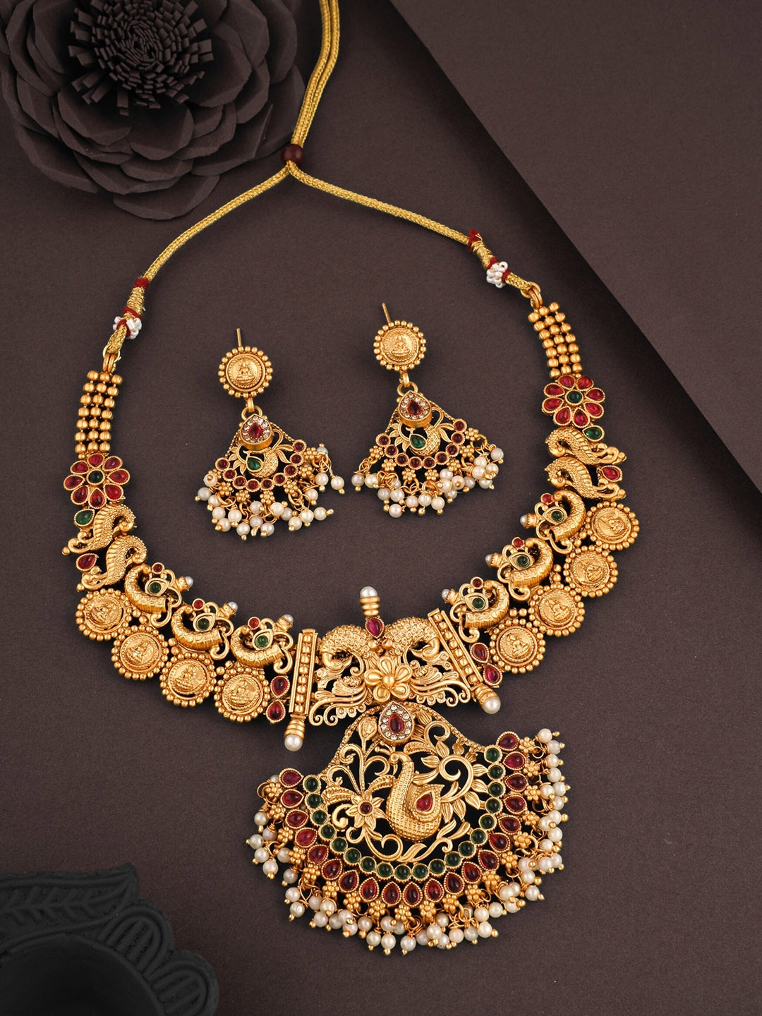 

ROFARWORD Gold-Plated Stone-Studded & Pearl Beaded Jewellery Set