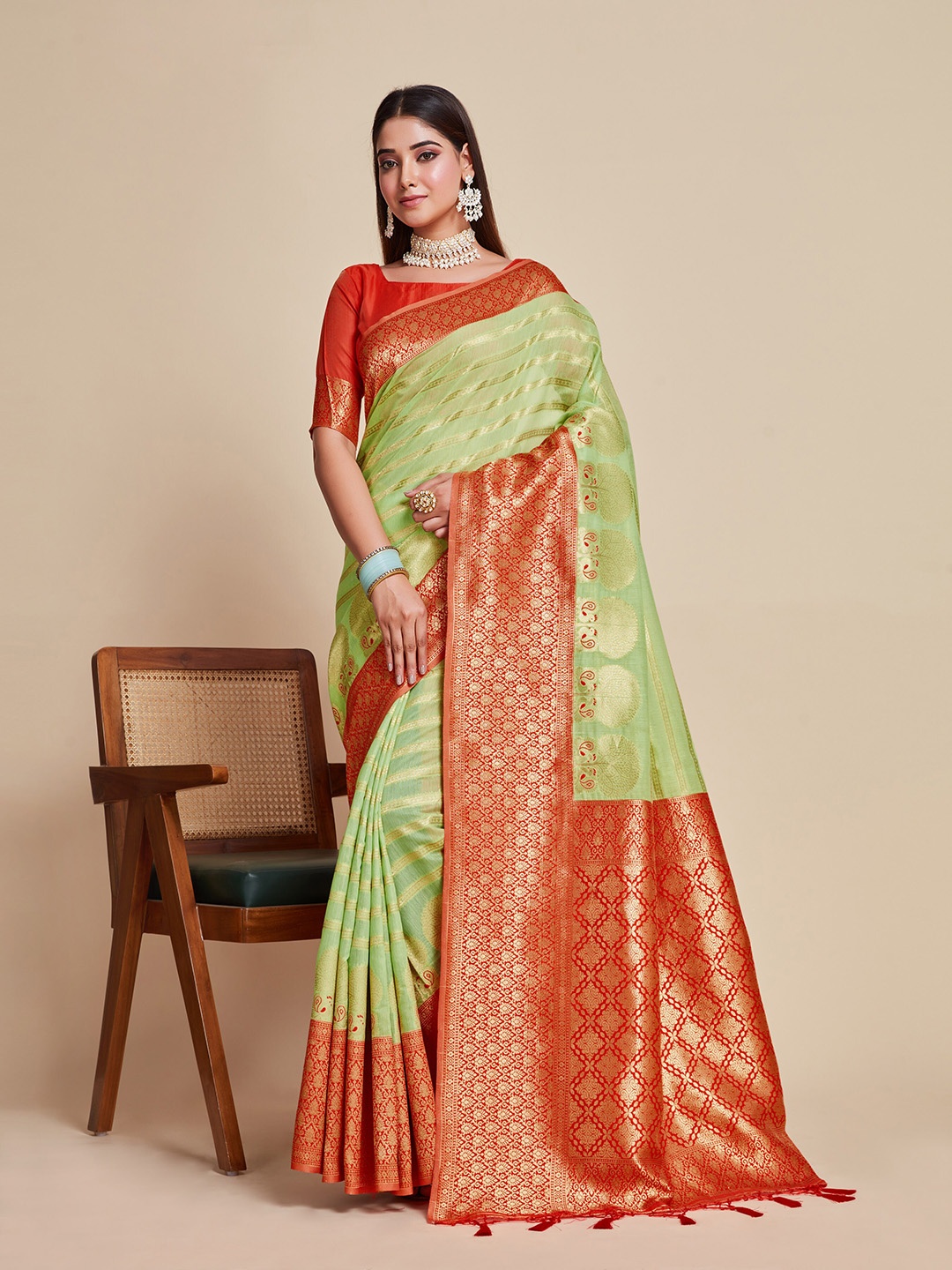 

MIMOSA Ethnic Motifs Woven Design Zari Kanjeevaram Saree, Green