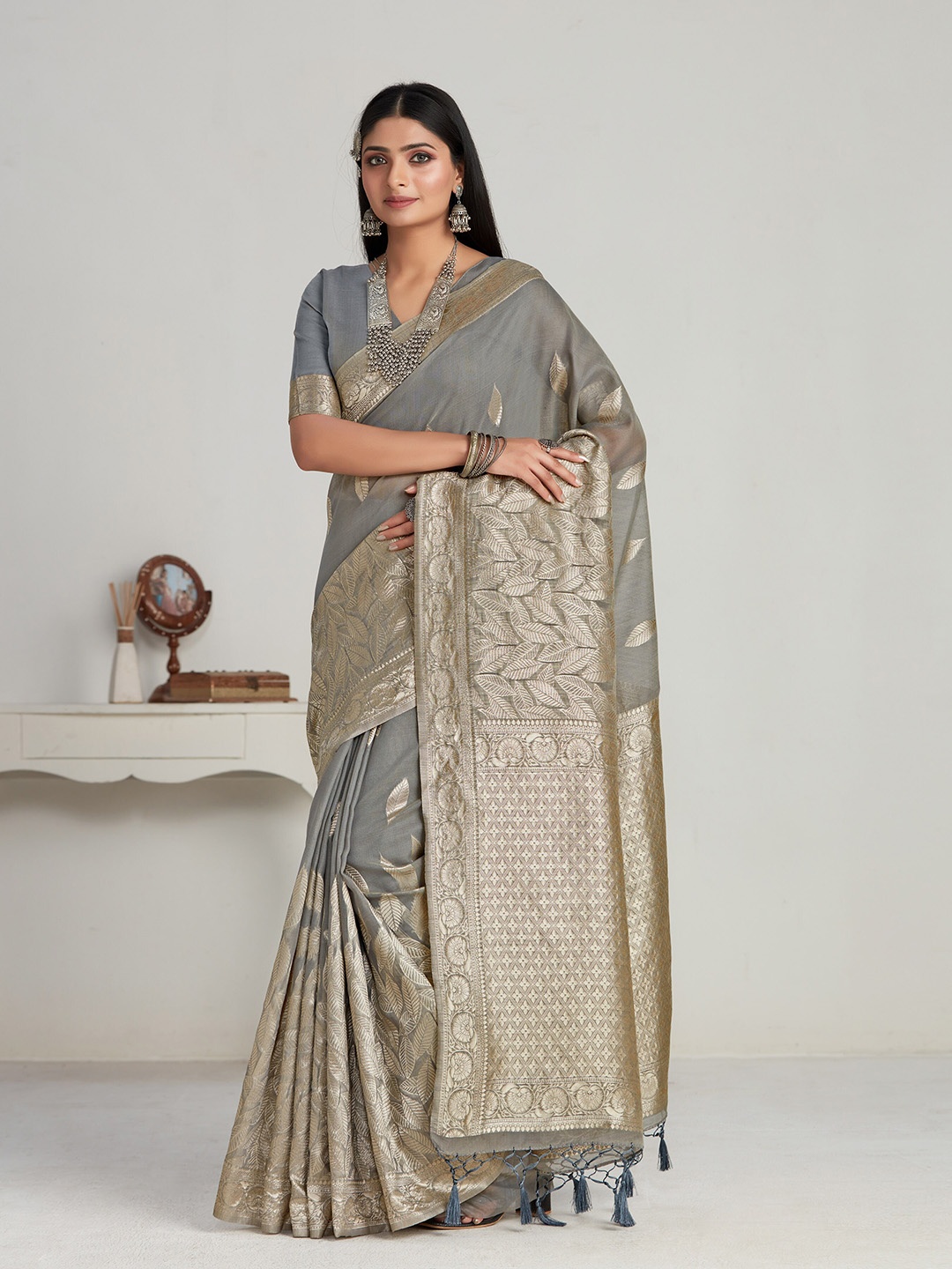 

MIMOSA Woven Design Zari Banarasi Saree, Grey