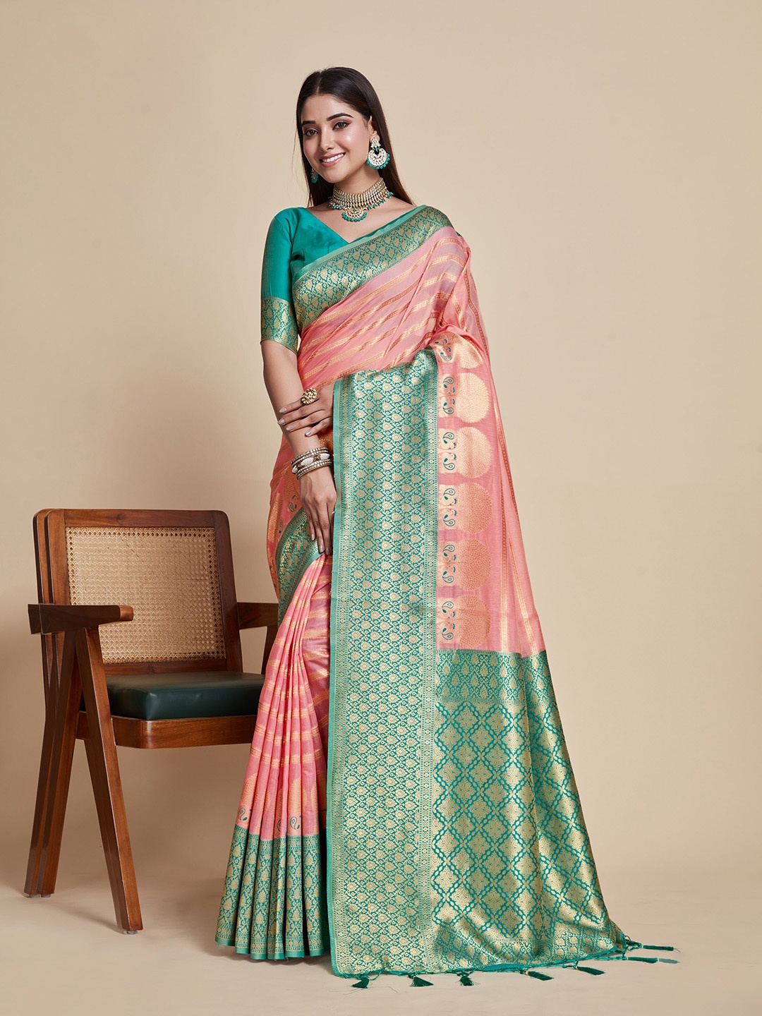 

MIMOSA Woven Design Zari Kanjeevaram Saree, Peach