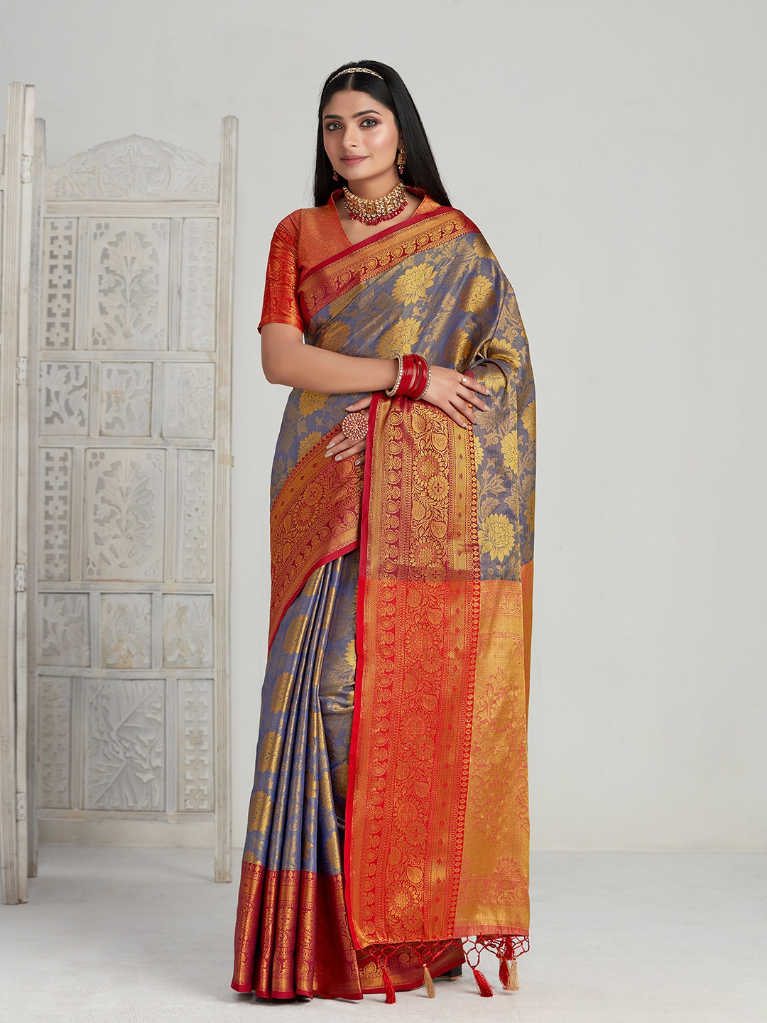 

MIMOSA Woven Design Zari Kanjeevaram Saree, Grey
