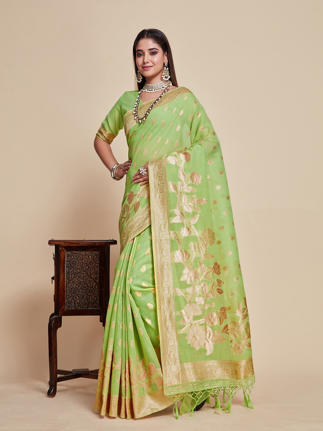 

MIMOSA Floral Woven Design Zari Banarasi Saree, Lime green