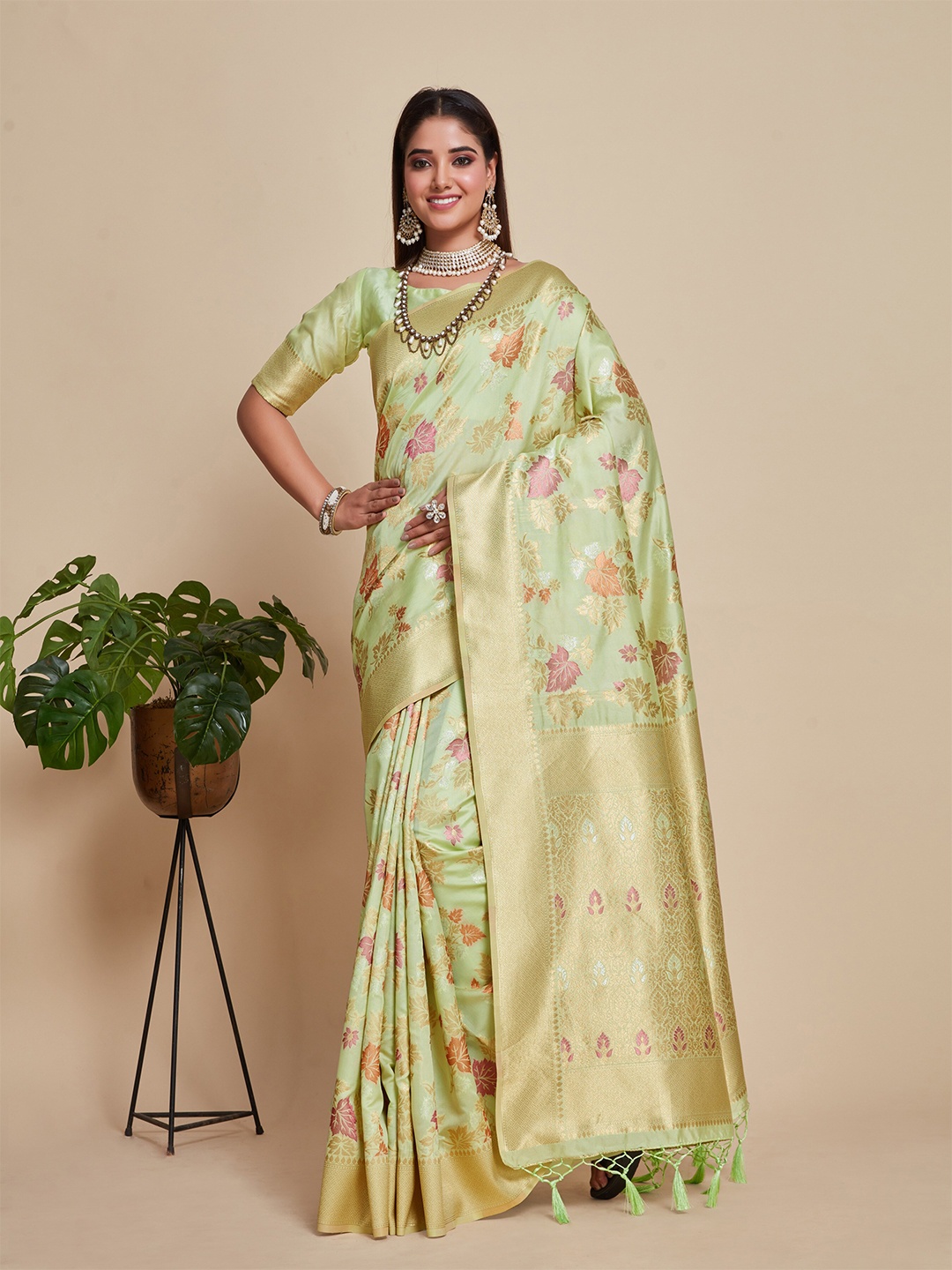 

MIMOSA Floral Woven Design Zari Kanjeevaram Saree, Green