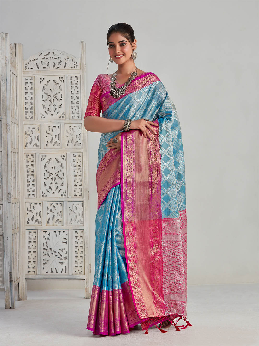 

MIMOSA Geometric Woven Design Zari Kanjeevaram Saree, Turquoise blue