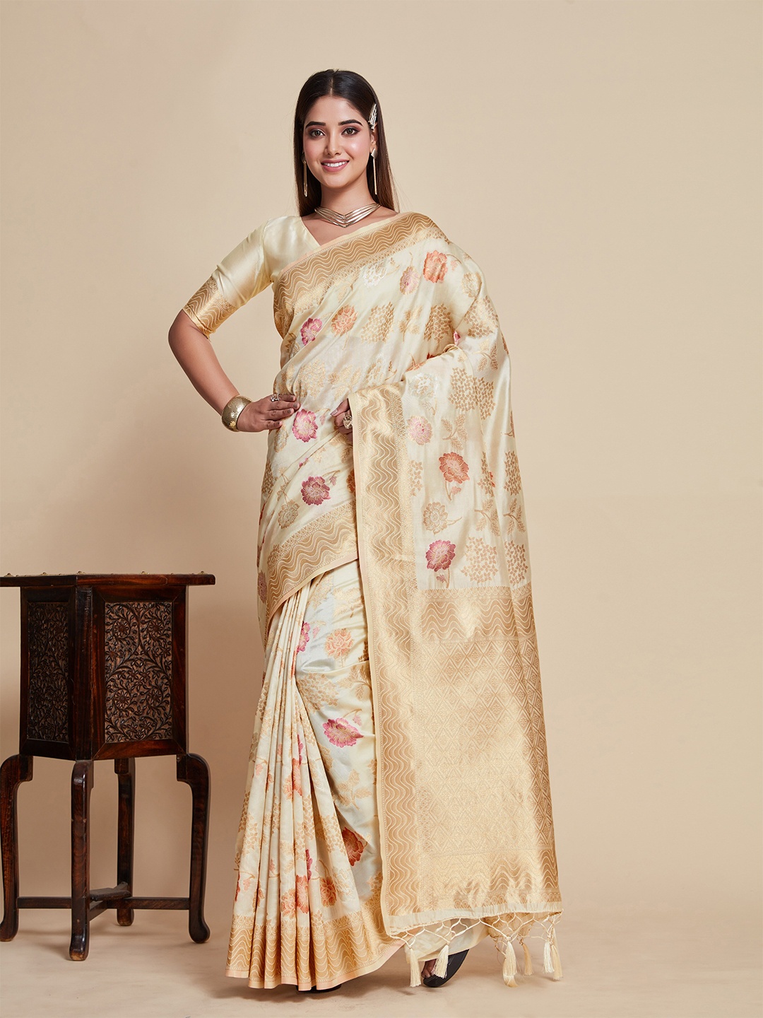 

MIMOSA Floral Woven Design Zari Art Silk Kanjeevaram Saree, Off white