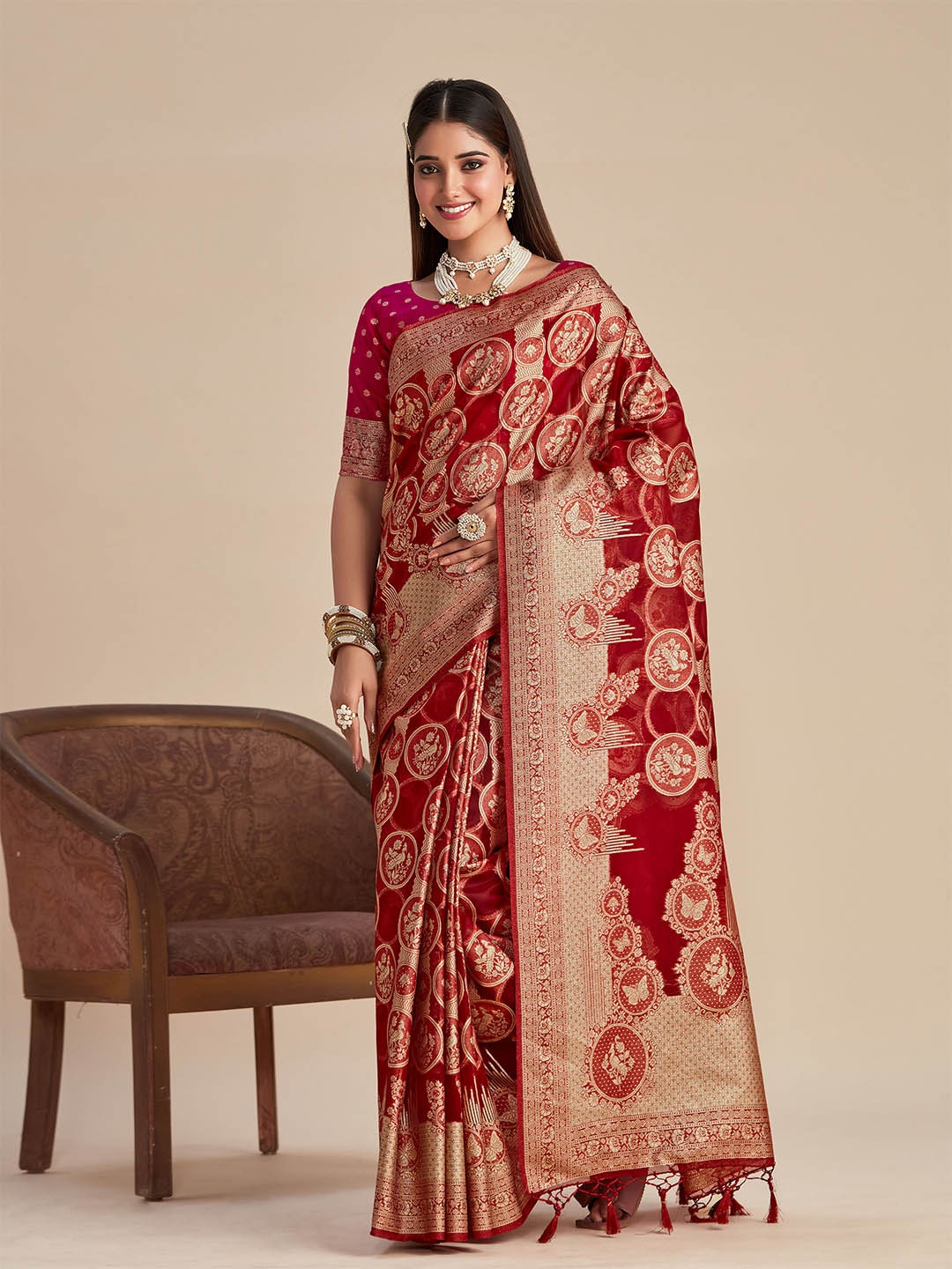 

MIMOSA Ethnic Motifs Woven Design Zari Banarasi Saree, Maroon