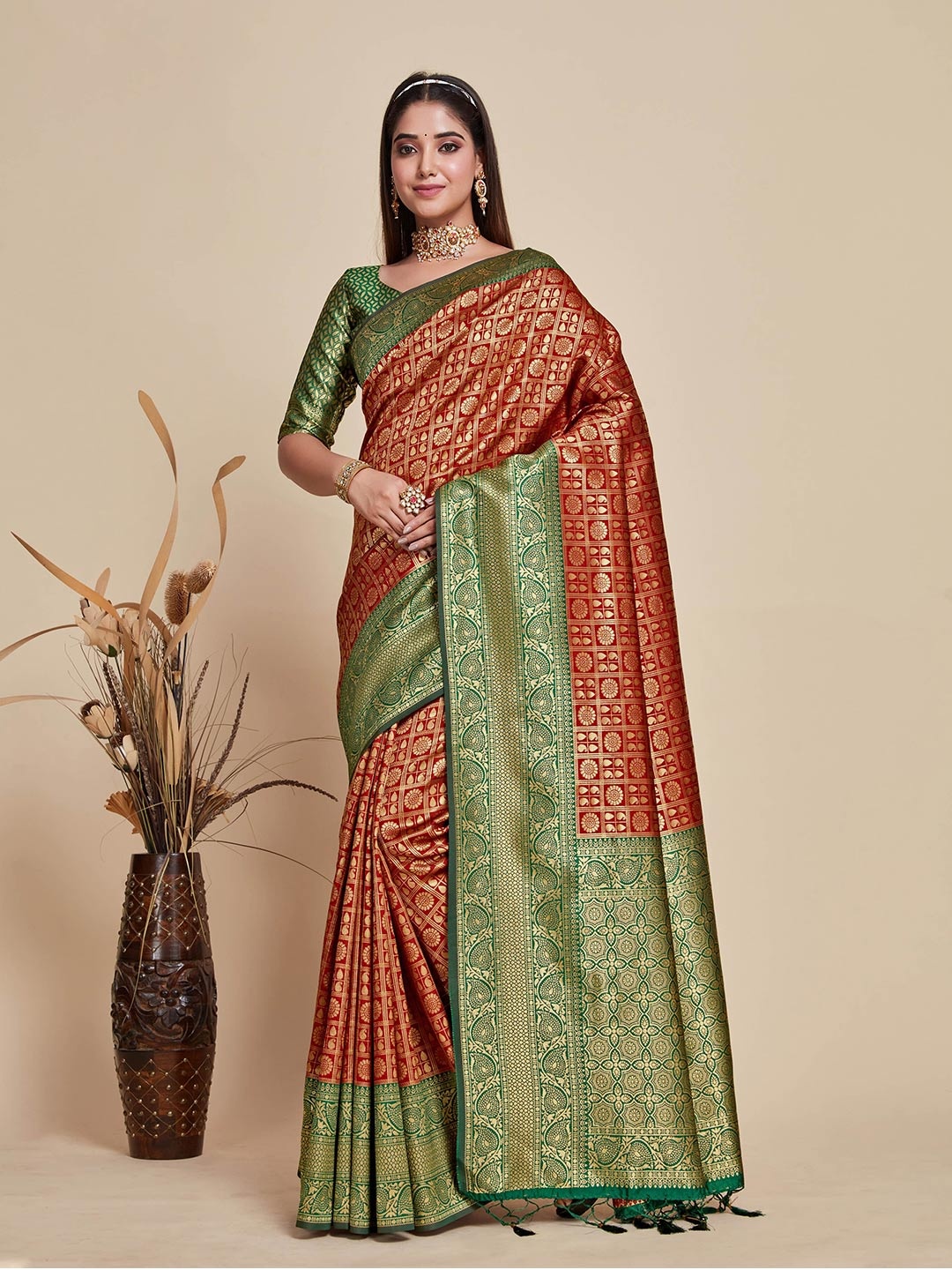 

MIMOSA Ethnic Motifs Woven Design Zari Kanjeevaram Saree, Red