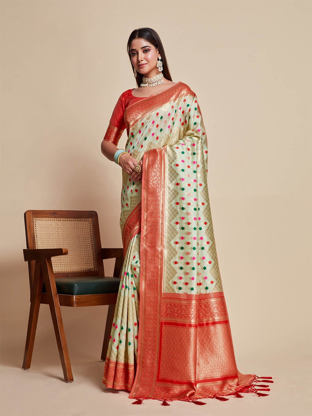 

MIMOSA Ethnic Motifs Zari Kanjeevaram Saree, Cream