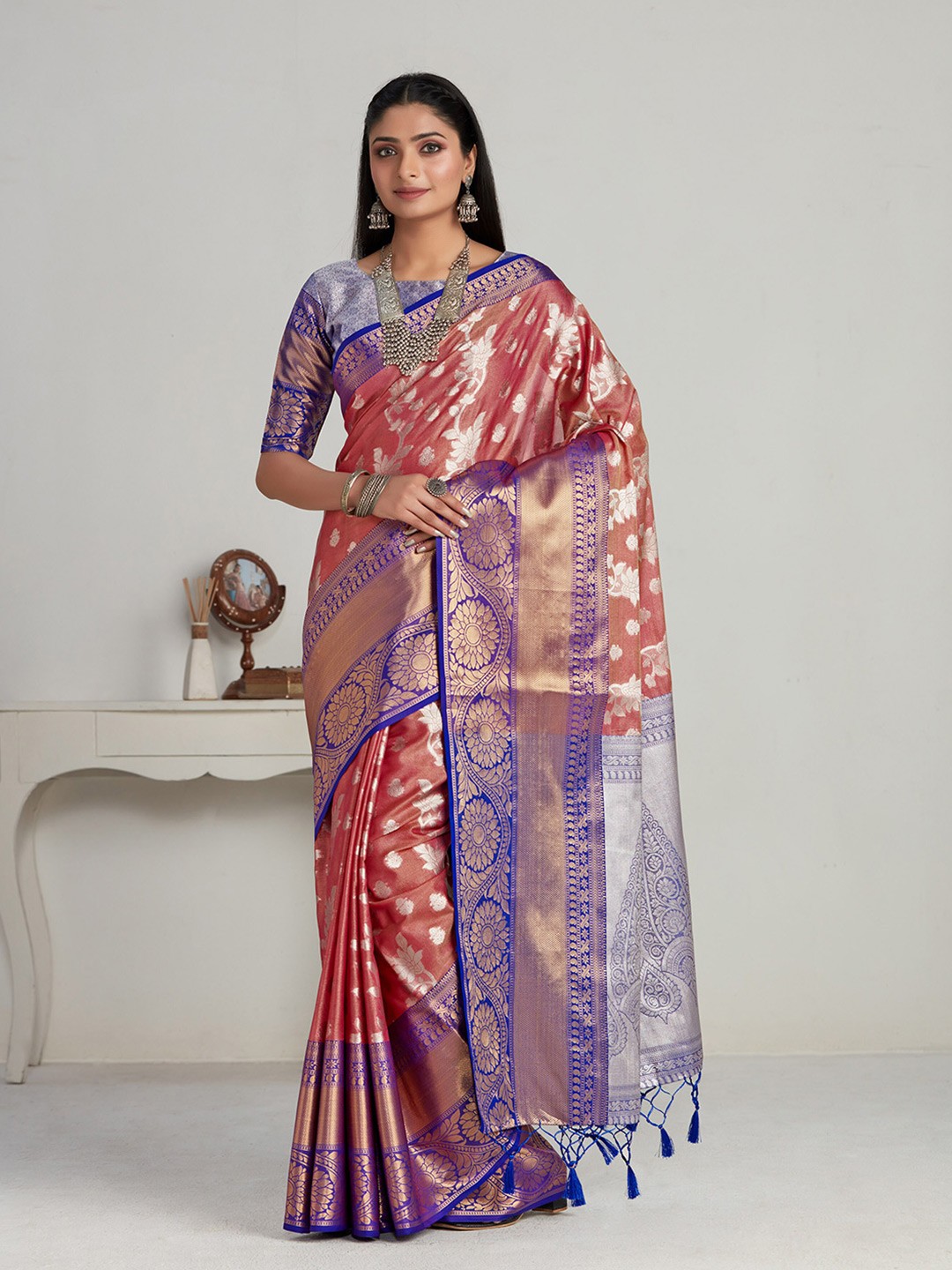 

MIMOSA Ethnic Motifs Woven Design Zari Kanjeevaram Saree, Pink