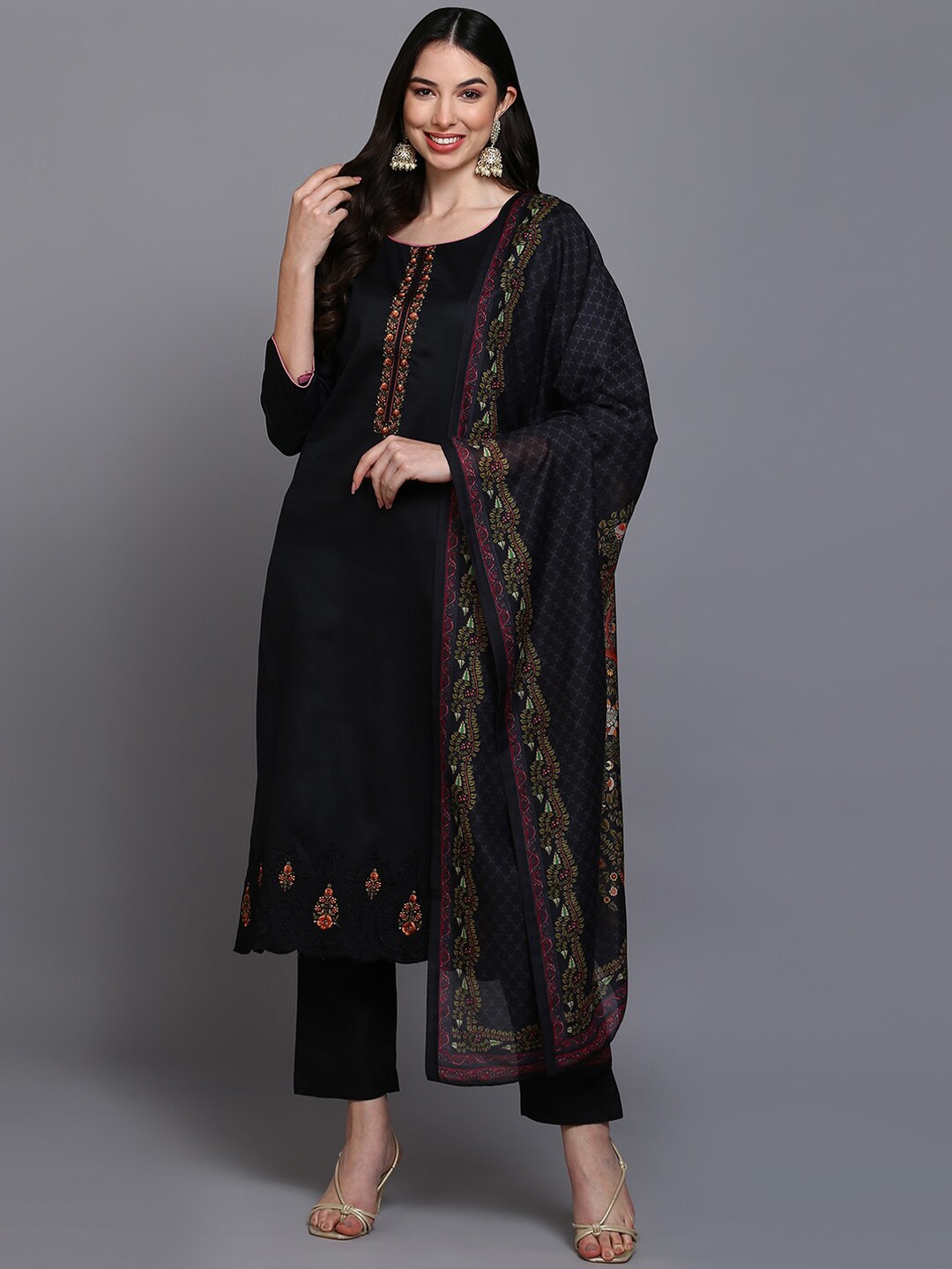 

AHIKA Black & Olive Embroidered Thread Work Kurta With Trousers & Dupatta