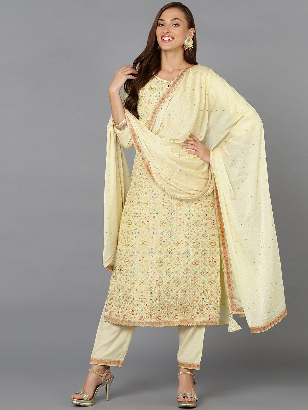 

AHIKA Yellow Ethnic Motifs Printed Gotta Patti Kurta With Trousers & Dupatta
