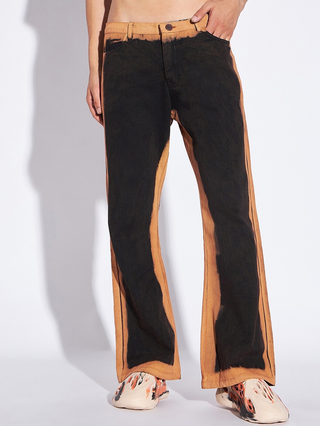 

FUGAZEE Men Black & Brown Relaxed Loose Fit Easy Wash Pure Cotton Parallel Trousers
