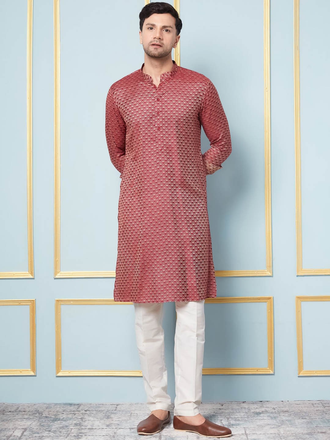 

See Designs Men Woven Design Mandarin Collar Kurta, Maroon