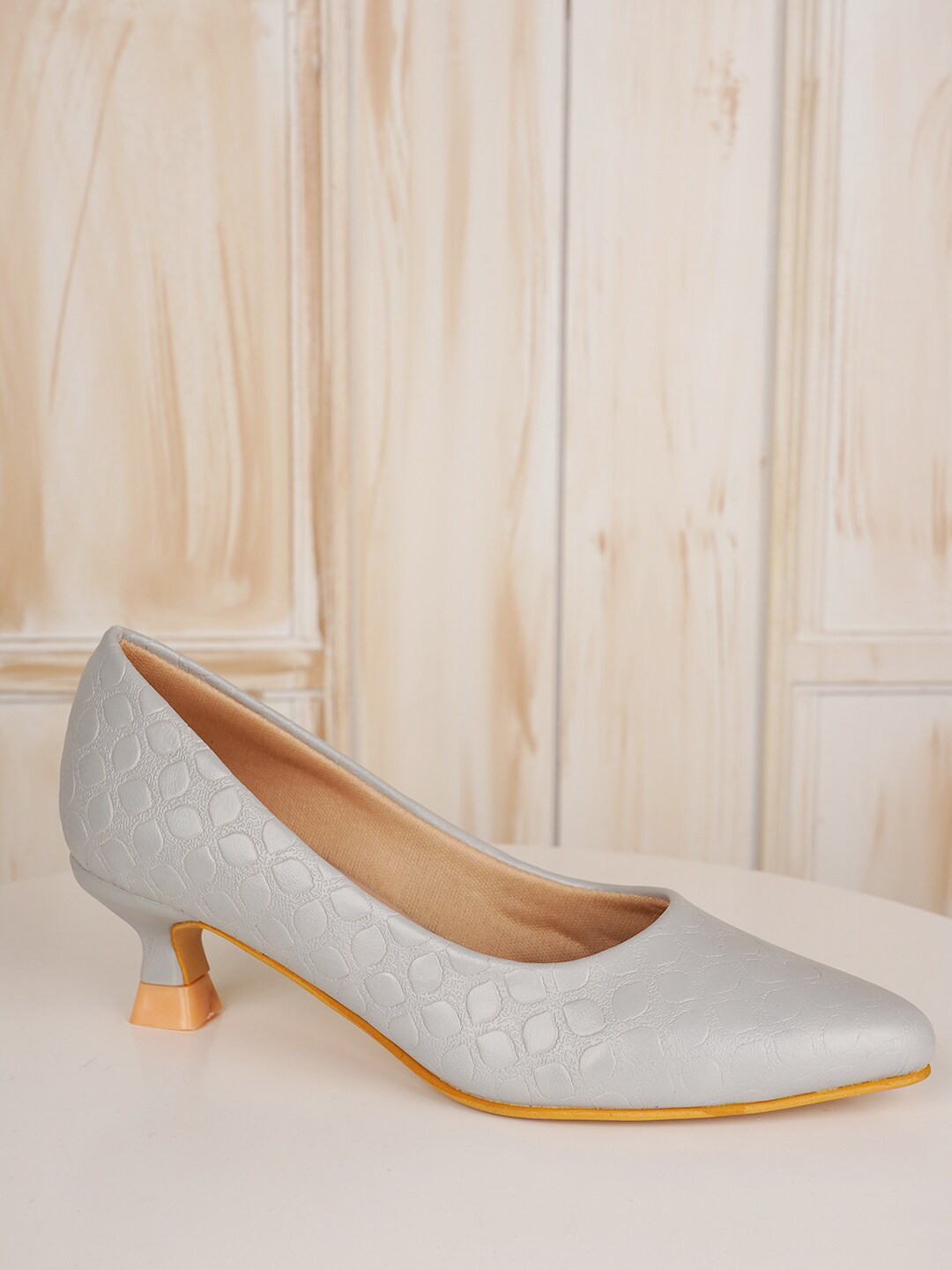 

DressBerry Grey Textured Pointed Toe Kitten Pumps