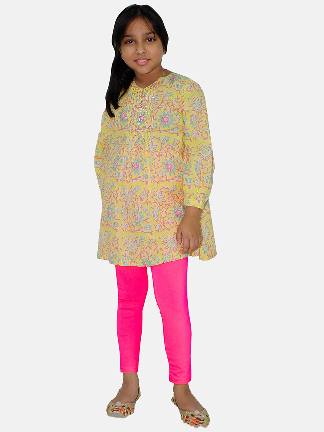 

KiddoPanti Girls Yellow Floral Printed A-Line Kurta