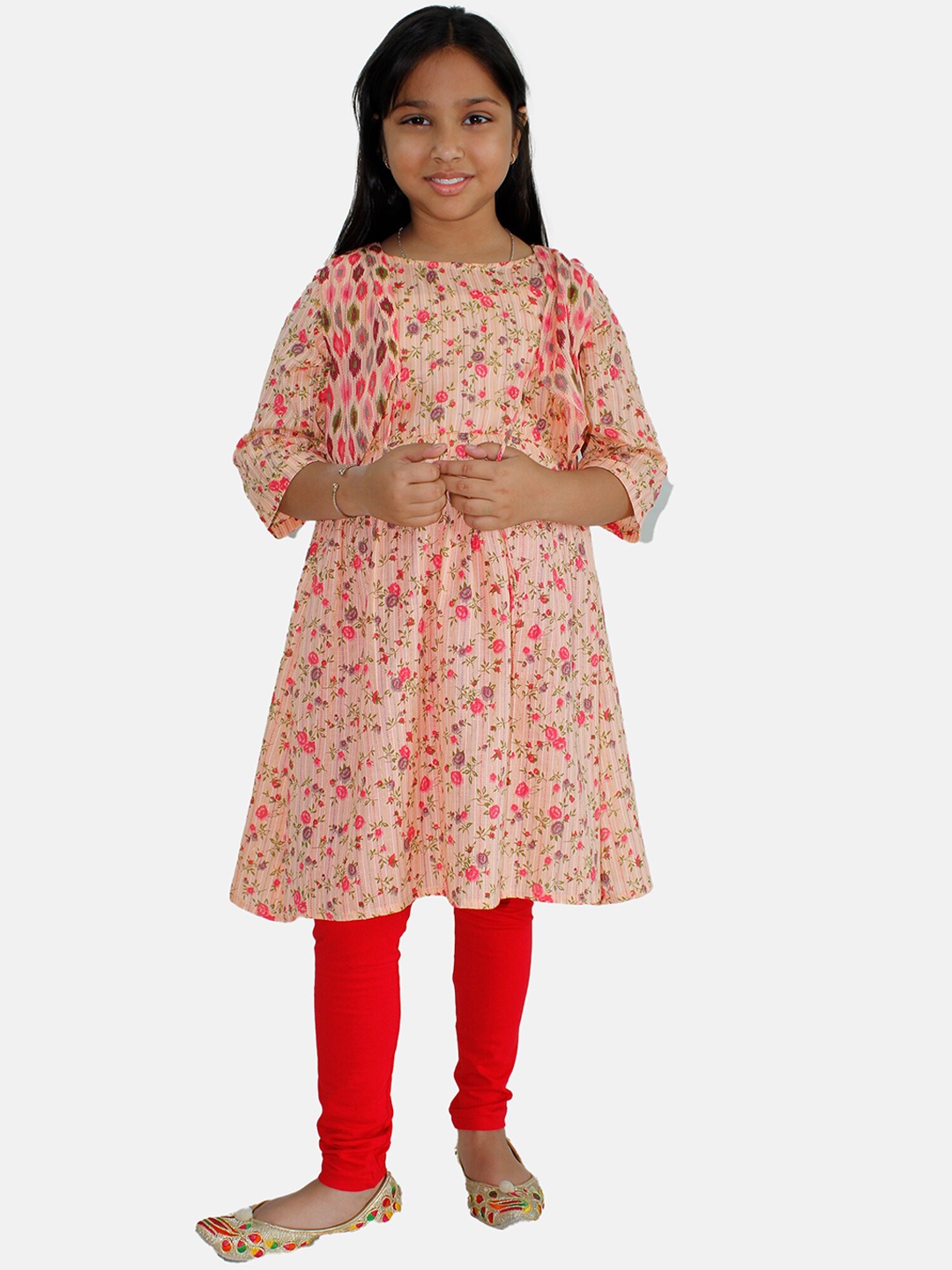 

KiddoPanti Girls Round Neck Floral Printed Regular Pure Cotton Kurta & Legging With Jacket, Peach