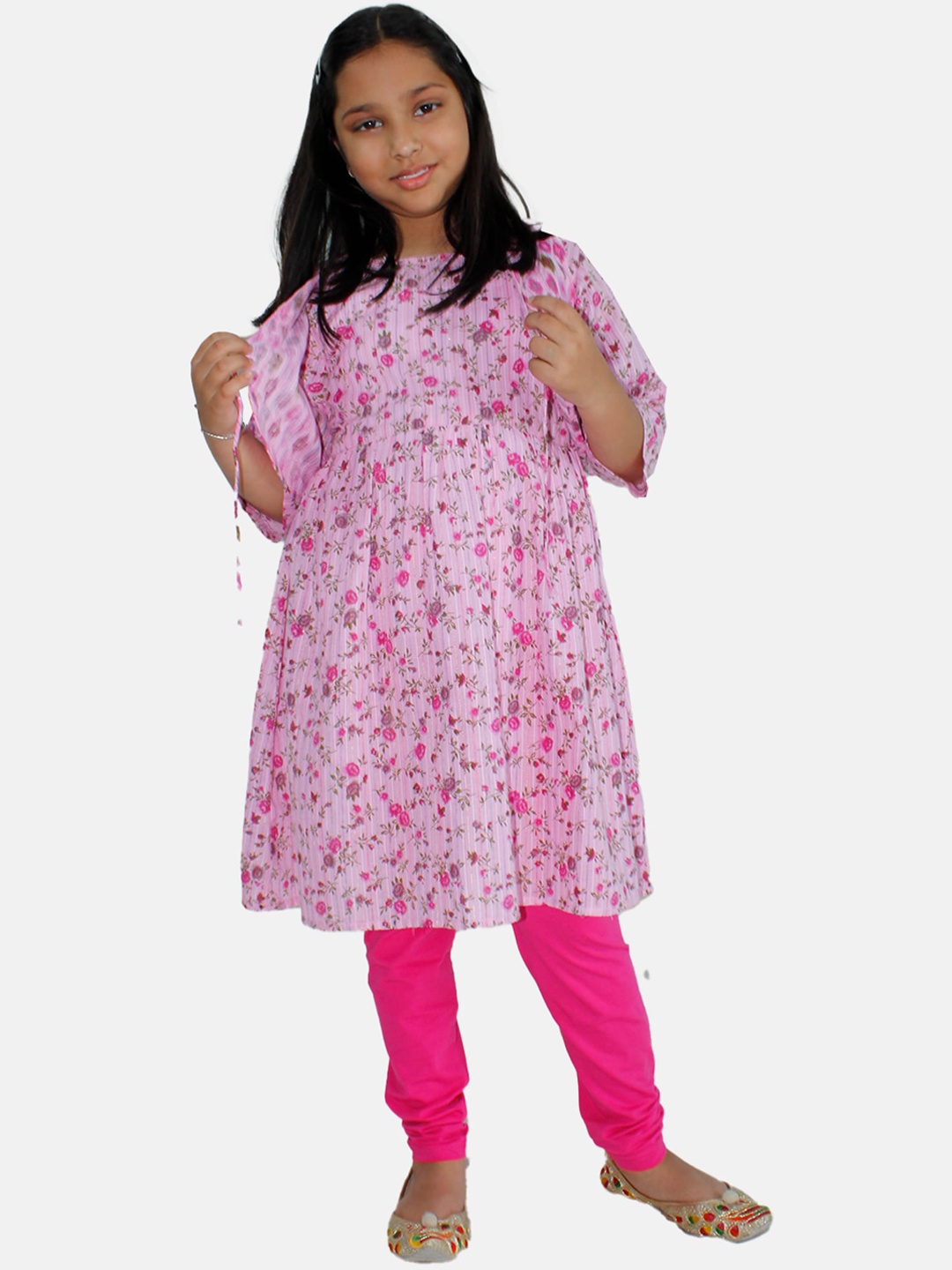 

KiddoPanti Girls Round Neck Floral Printed Pure Cotton Kurta & Leggings With Jacket, Pink