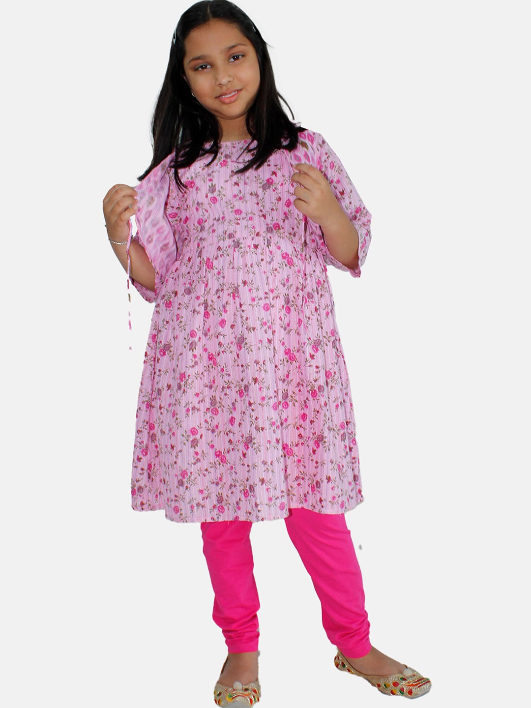 

KiddoPanti Girls Round Neck Floral Printed Pure Cotton Kurta & Legging With jacket, Pink