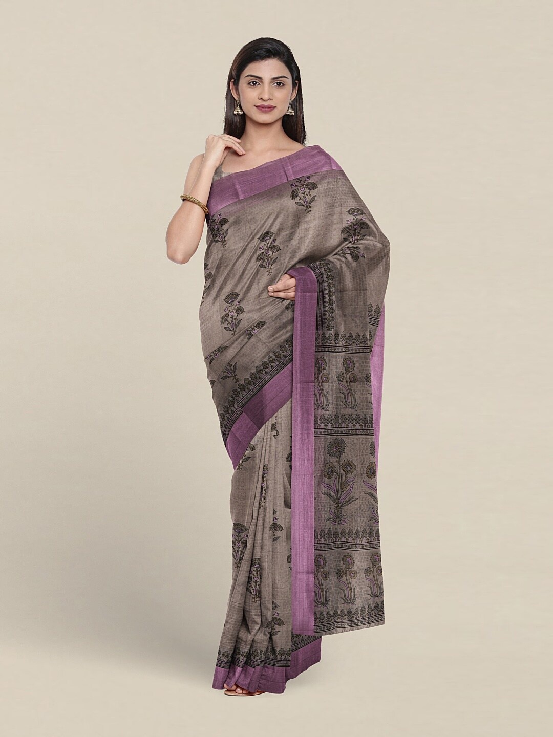 

Pothys Floral Pure Cotton Saree With Blouse Piece, Grey