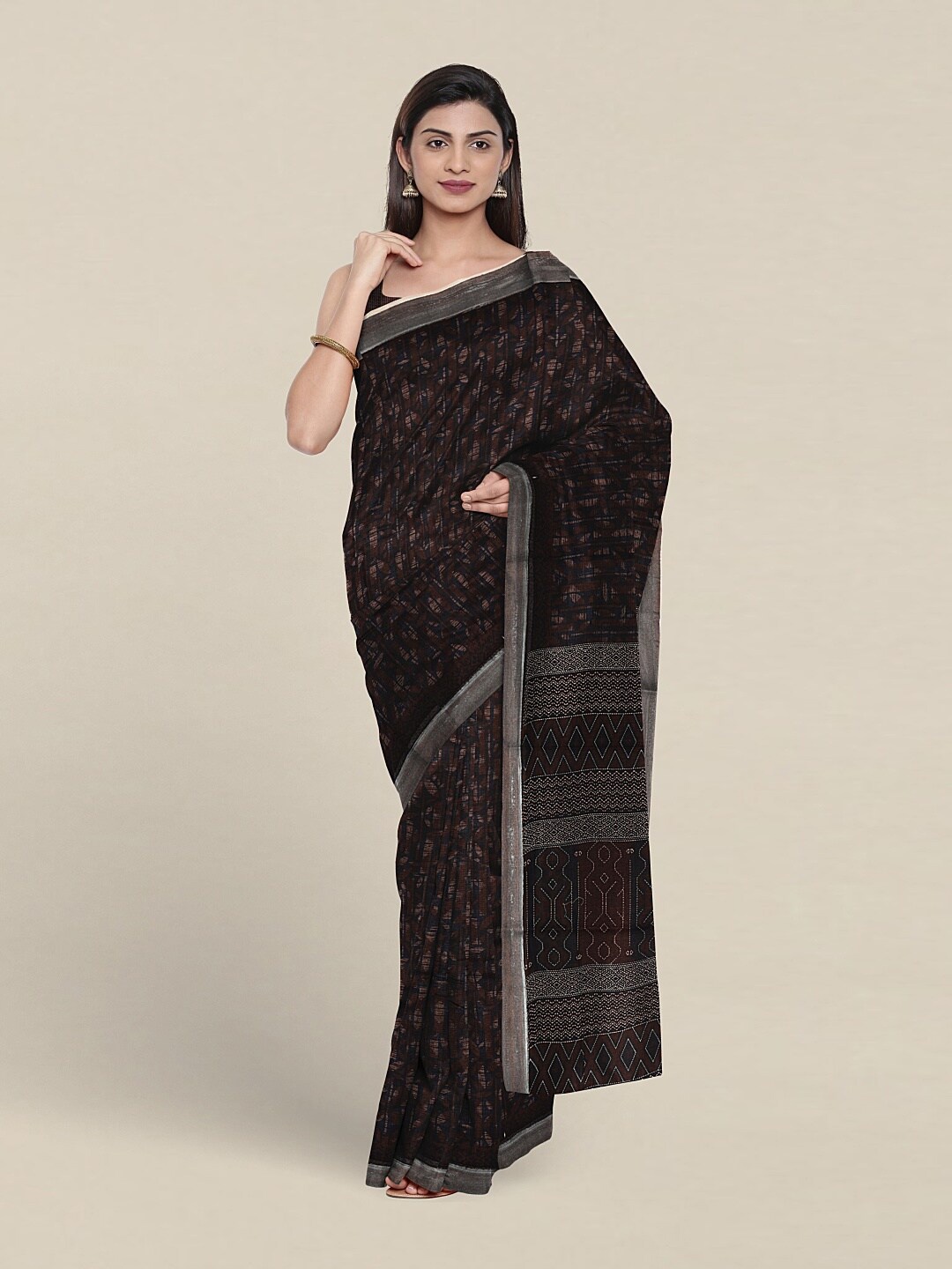 

Pothys Geometric Pure Cotton Saree With Blouse Piece, Black