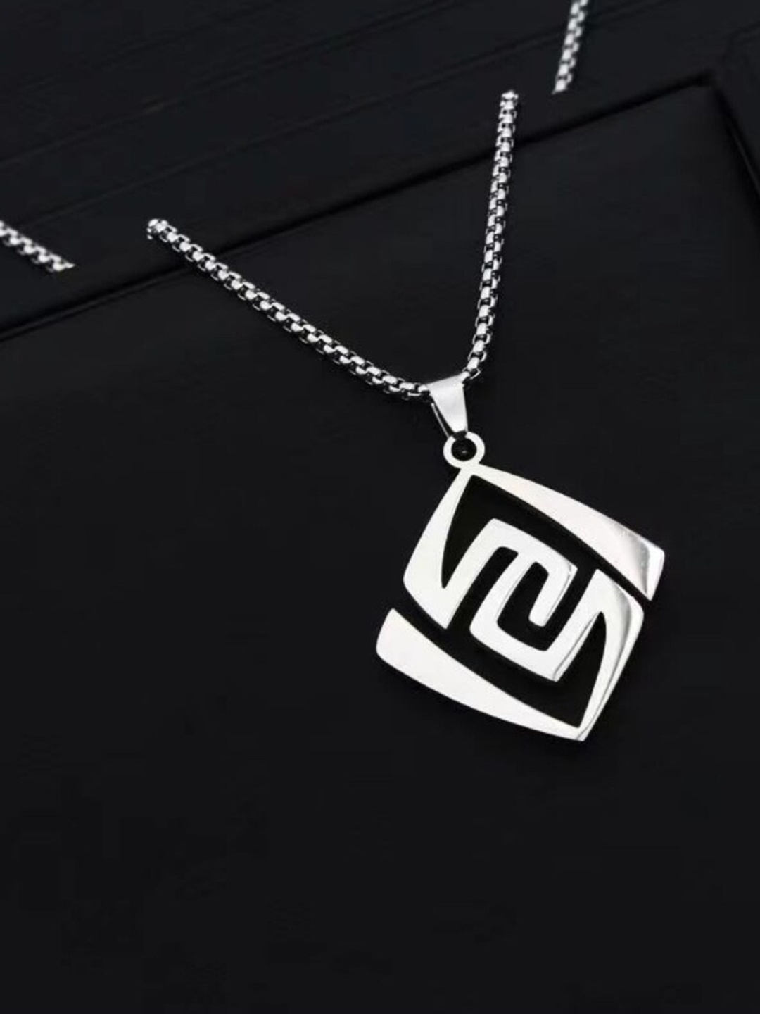 

SALTY Stainless Steel Urban Vibe Pendant with Chain, Silver