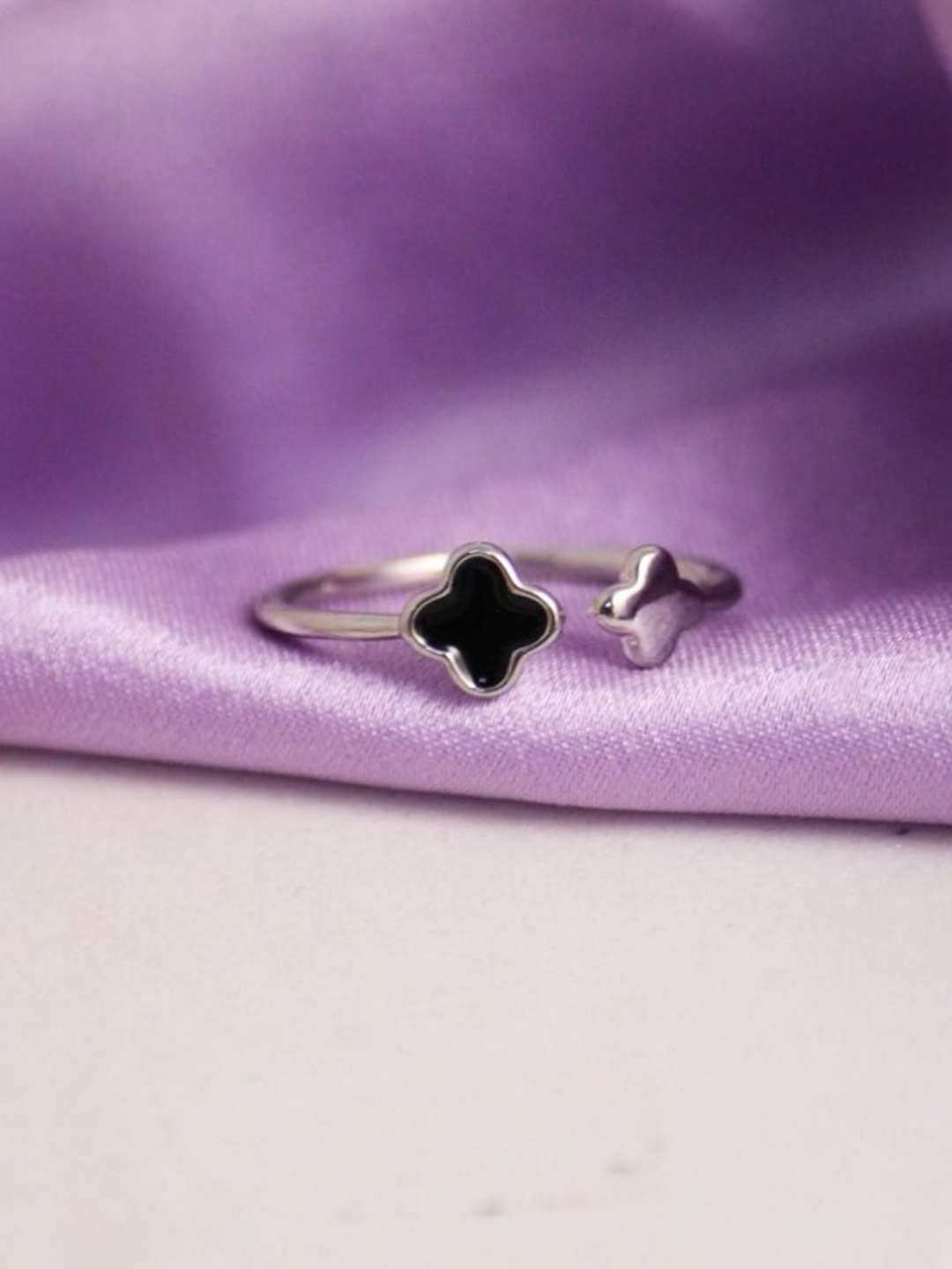 

SALTY Silver-Plated Stone-Studded Adjustable Finger Ring