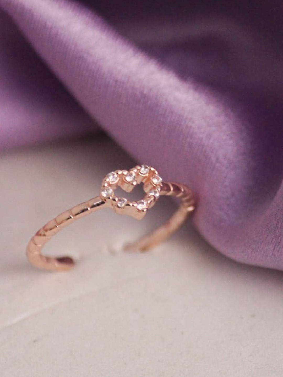 

SALTY Stone-Studded Finger Ring, Gold