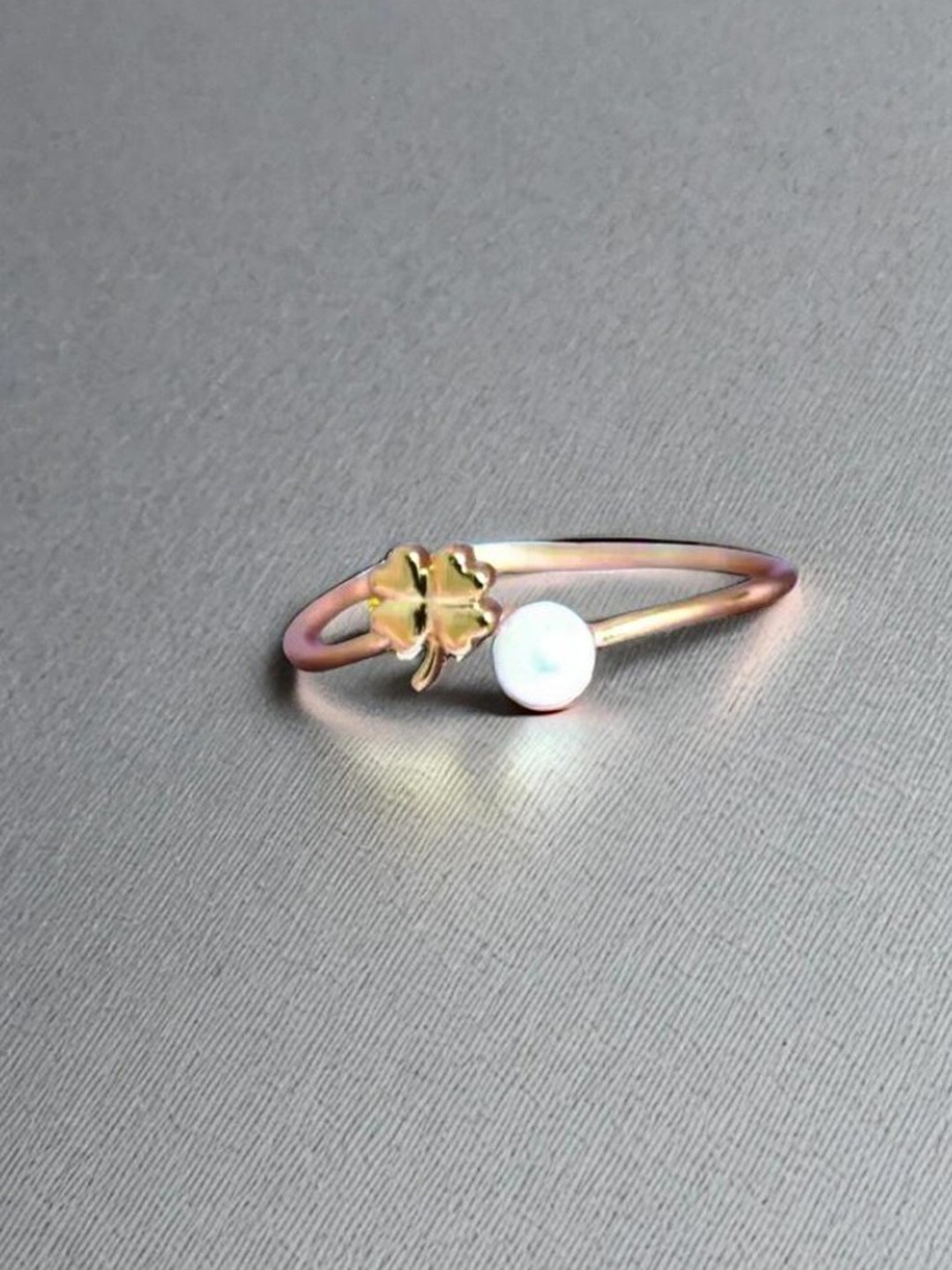 

SALTY Gold-Plated Pearls Adjustable Finger Ring