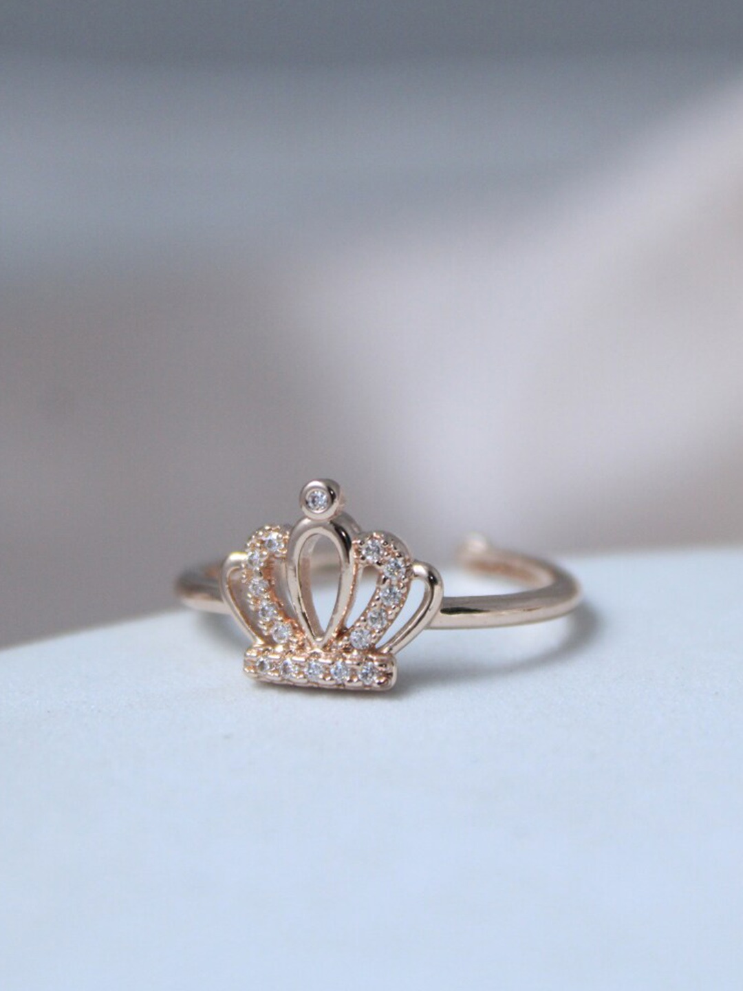 

SALTY Gold-Plated Stone-Studded Queen Crown Intricate Details Ring