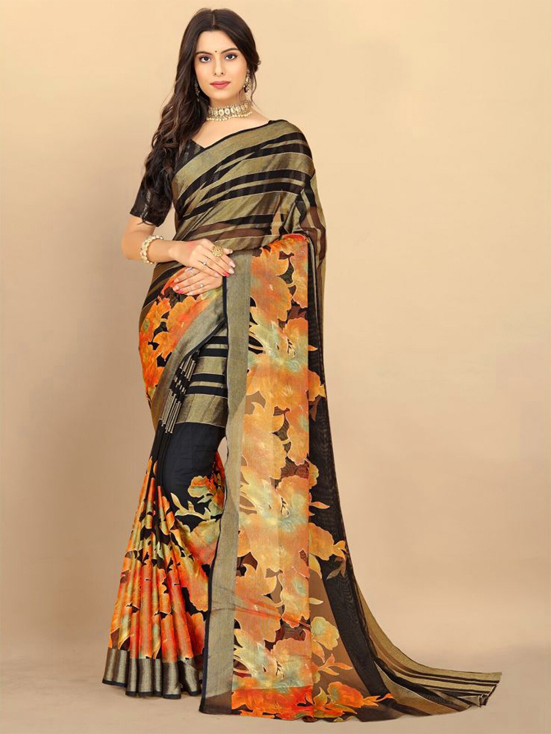 

Rangita Floral Printed Saree, Black