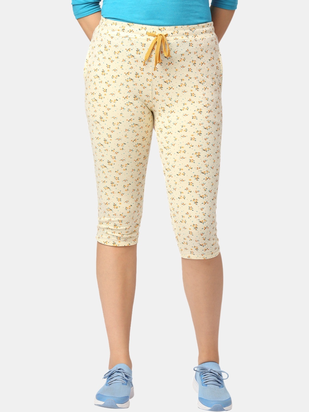 

Lovable Sport Women Mid-Rise Printed Capris, Cream