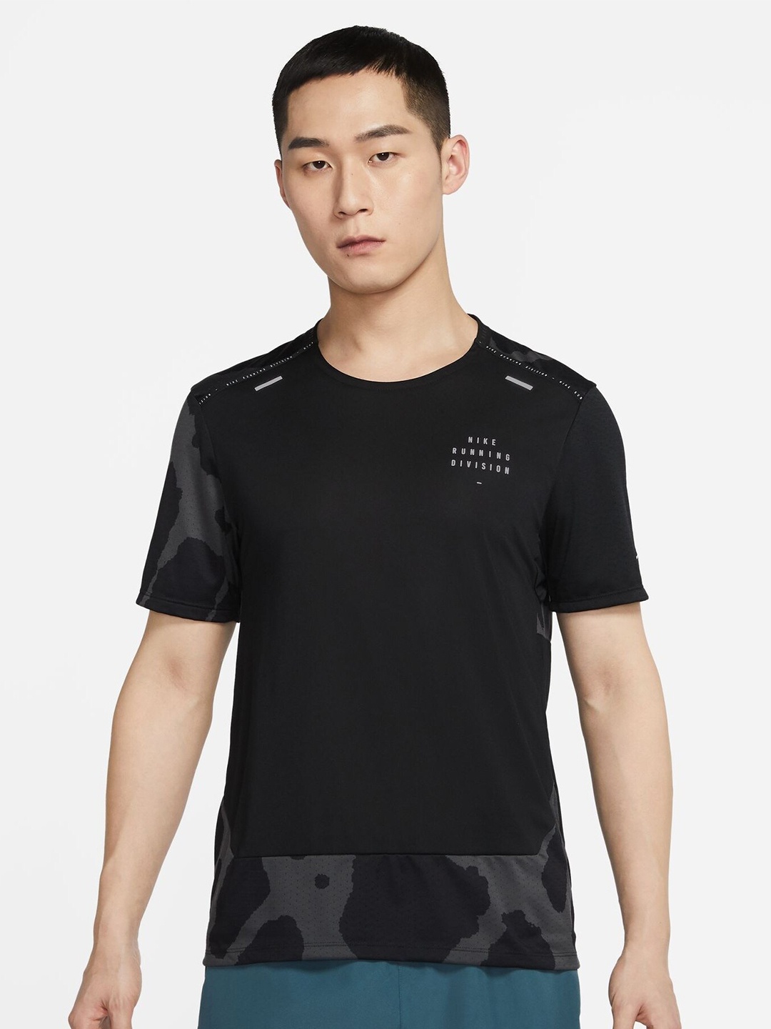 

Nike Dri-FIT Run Division Rise 365 Flash Short-Sleeve Running T-Shirt, Black