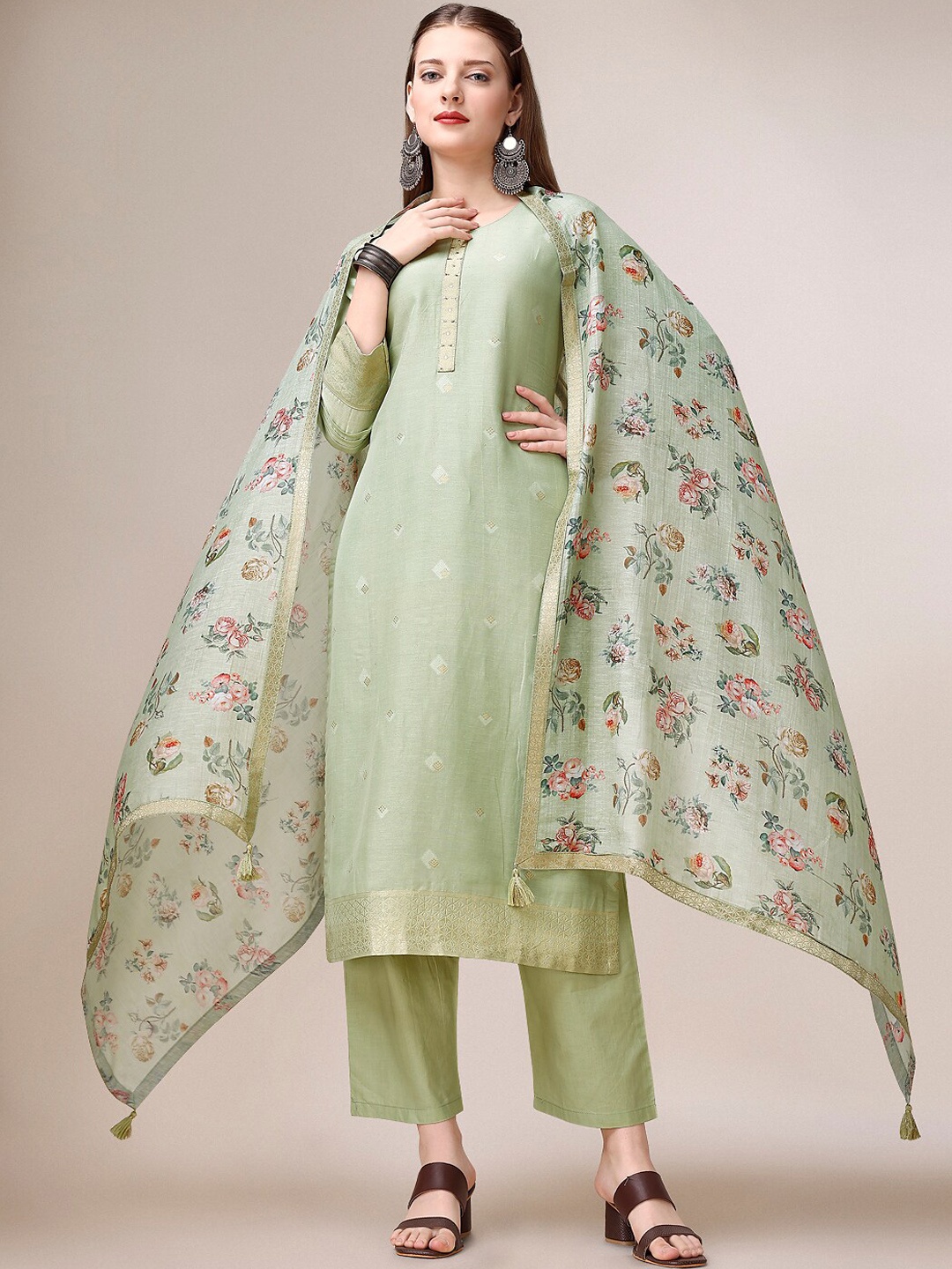 

Seerat Jacquard Straight Kurta With Trousers And Linen Printed Dupatta, Green