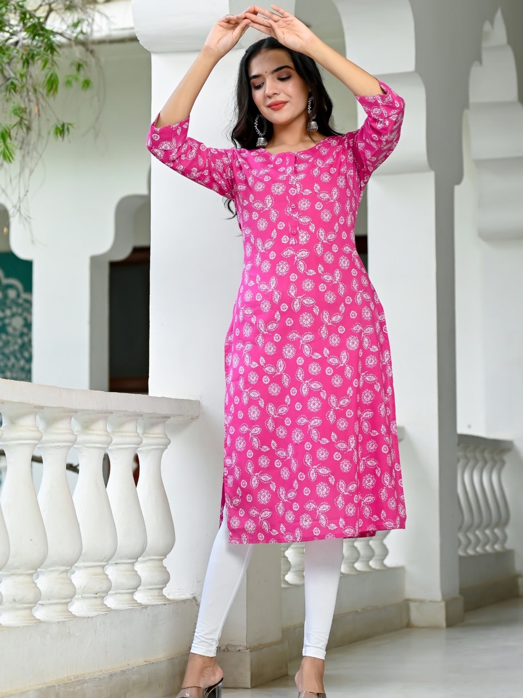 

Nishika Floral Printed Round Neck Cotton Kurta, Pink