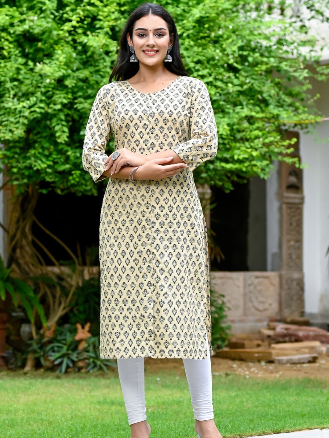 

Nishika Ethnic Motif Printed Cotton Straight Kurta, Cream
