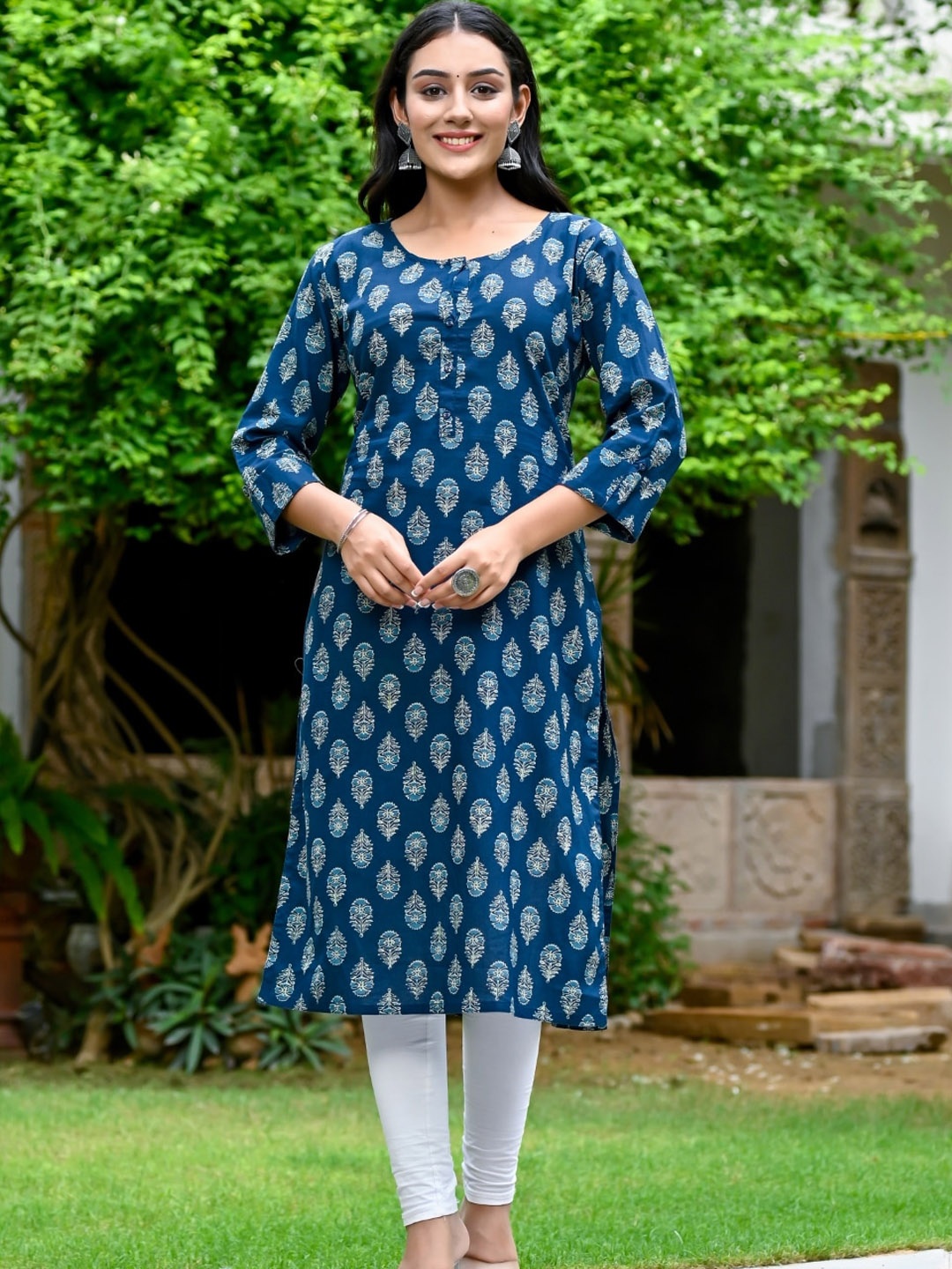

Nishika Ethnic Motifs Printed Cotton Kurta, Blue