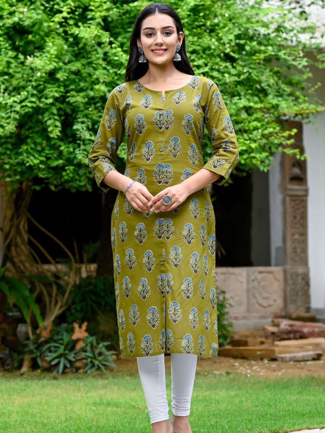 

Nishika Floral Printed Cotton Straight Kurta, Green