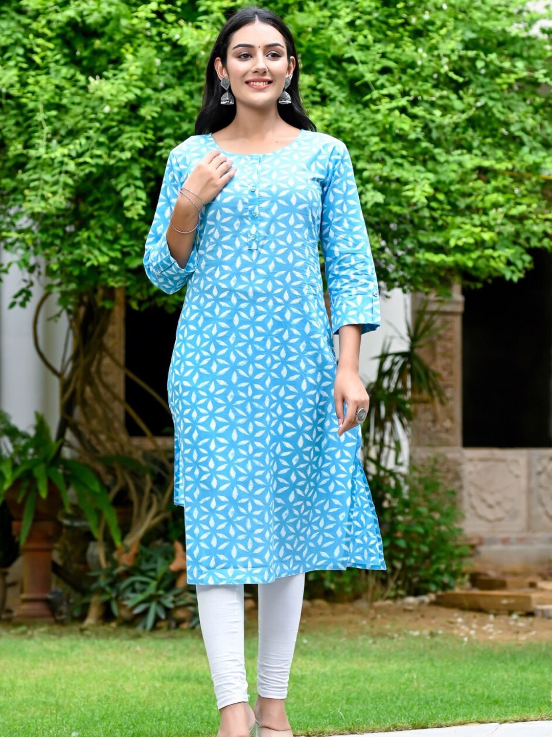 

Nishika Floral Printed Pure Cotton Kurta, Blue