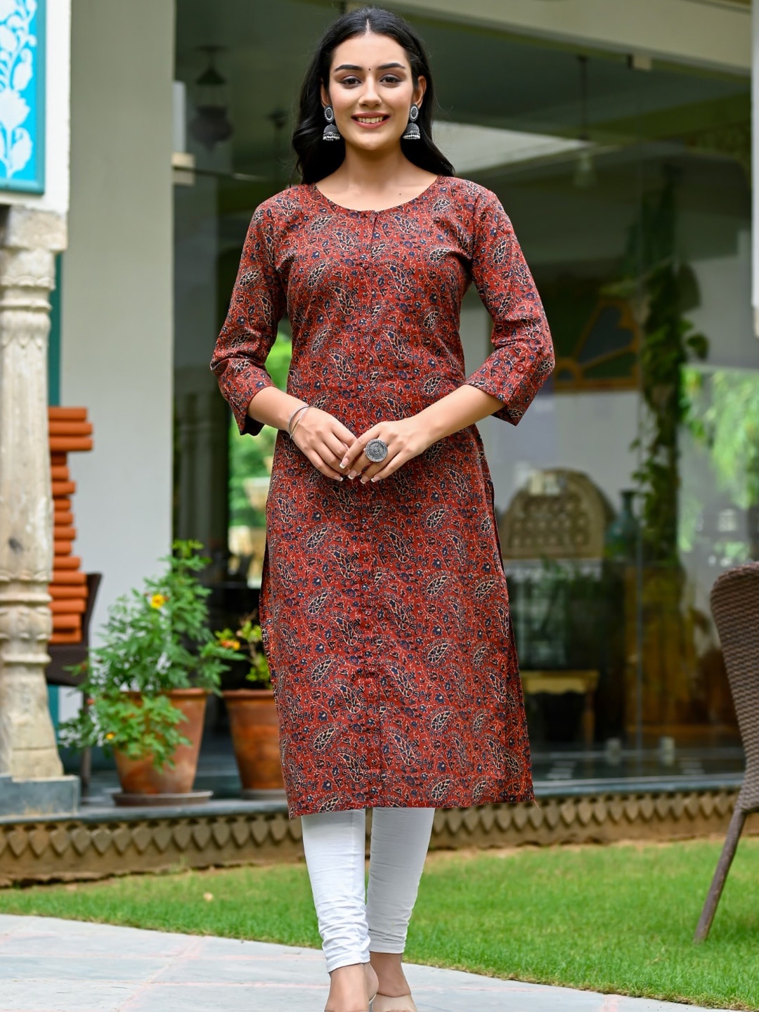 

Nishika Paisley Printed Cotton Straight Kurta, Maroon