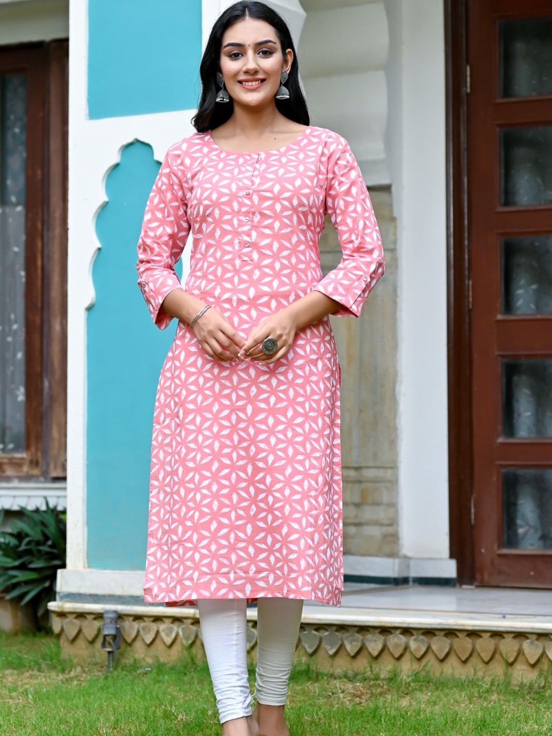 

Nishika Floral Printed Round Neck Cotton Kurta, Pink